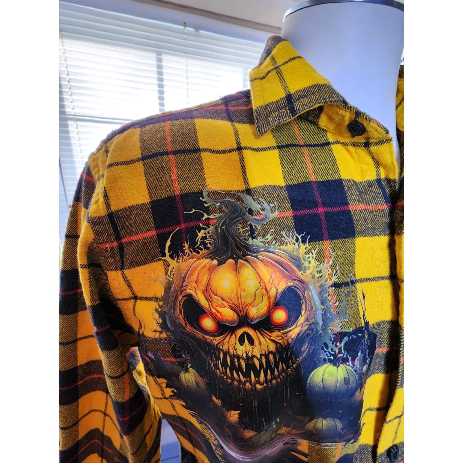 Vintage VINTAGE Men's M Upcycled Halloween Pumpkin Skull Flannel Shirt Long Sleeve Yellow Cotton 80s 90s Graphic Punk Rock Party Mens Size US M / EU 48-50 / 2 - 3 Thumbnail