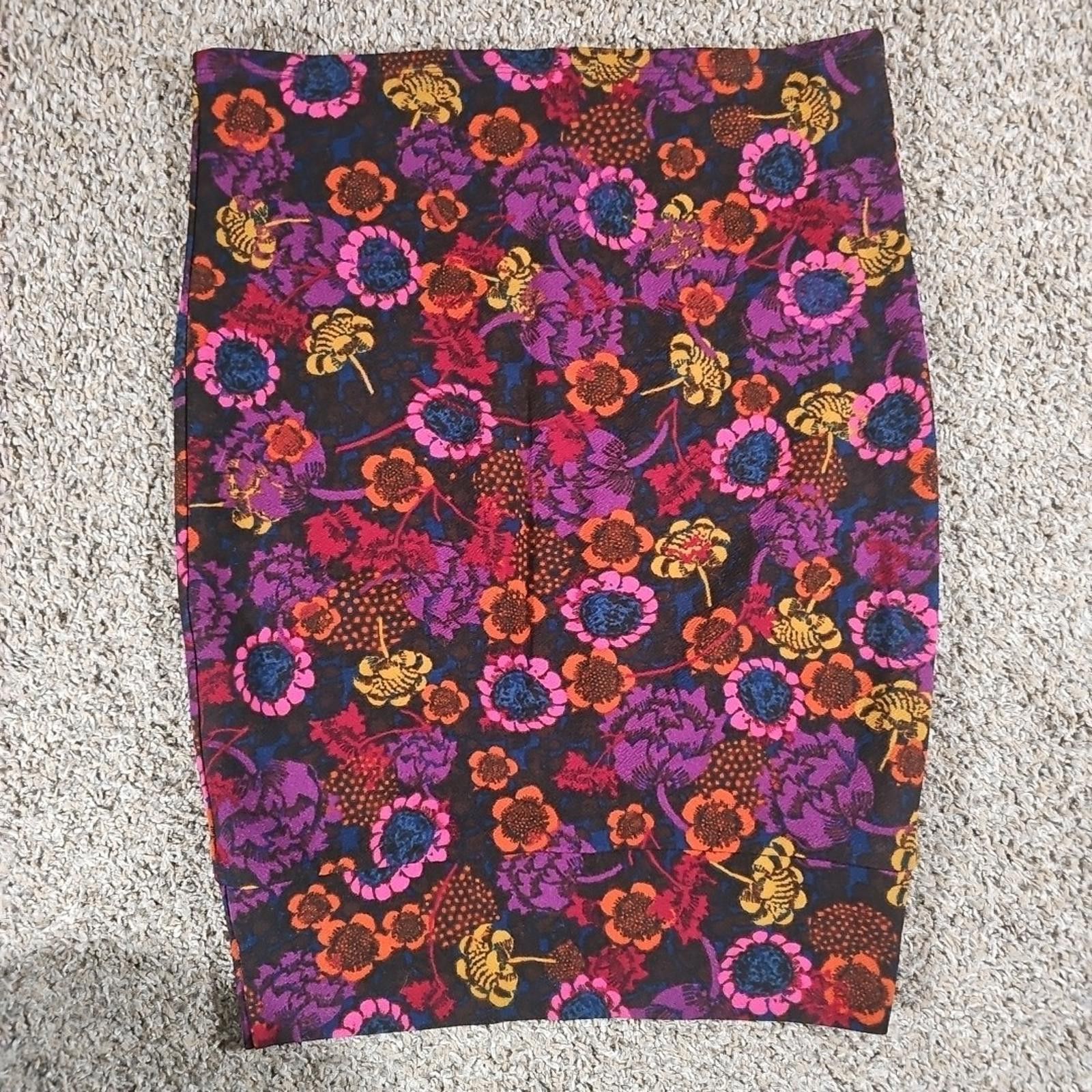 Other LuLaRoe Cassie Skirt S Multicolor Floral Knee Length Unlined Size 28" / US 6 / IT 42 - 4 Thumbnail