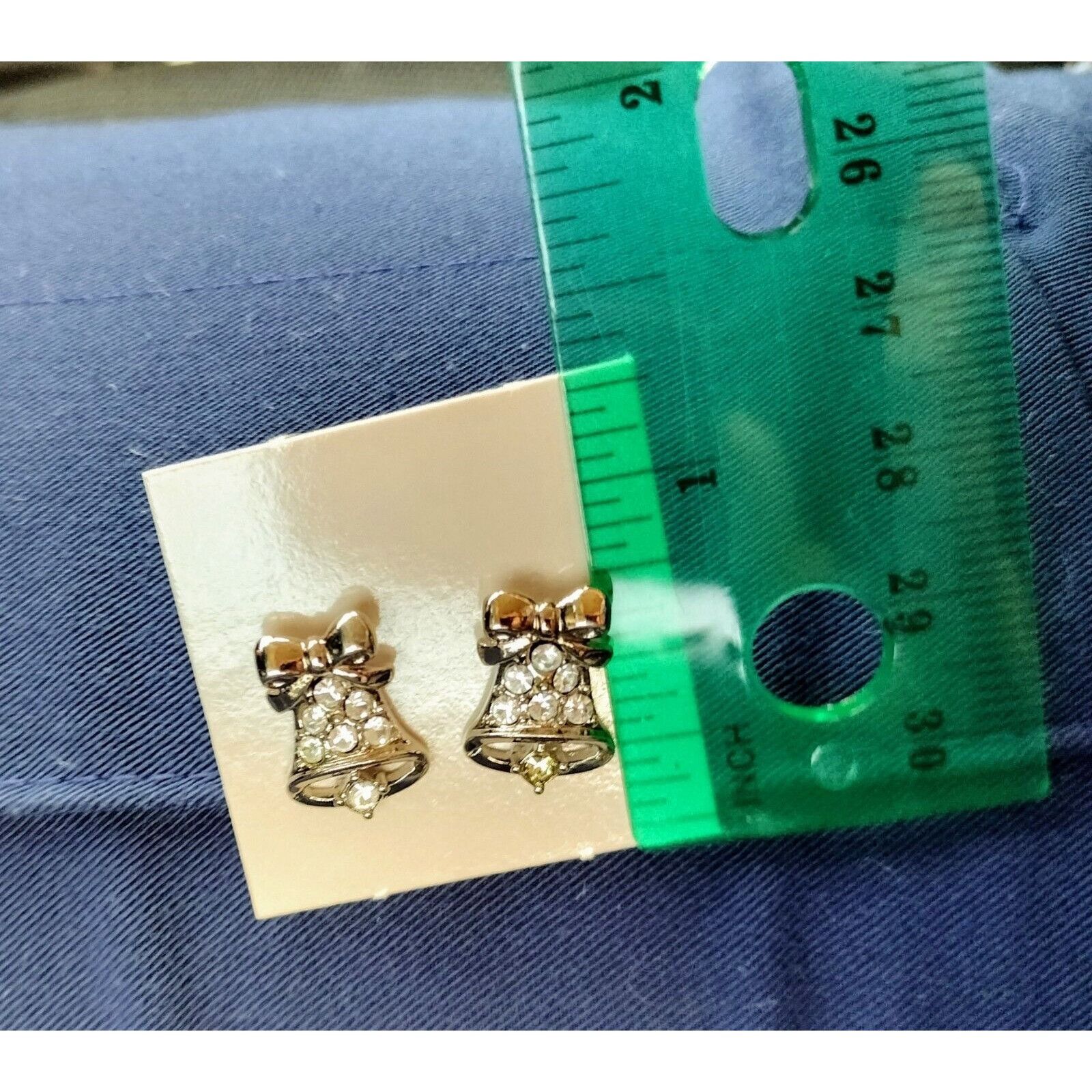 Vintage Vintage Avon 1991 Pierced Earrings Jingle Bells Christmas Si Size ONE SIZE - 10 Thumbnail