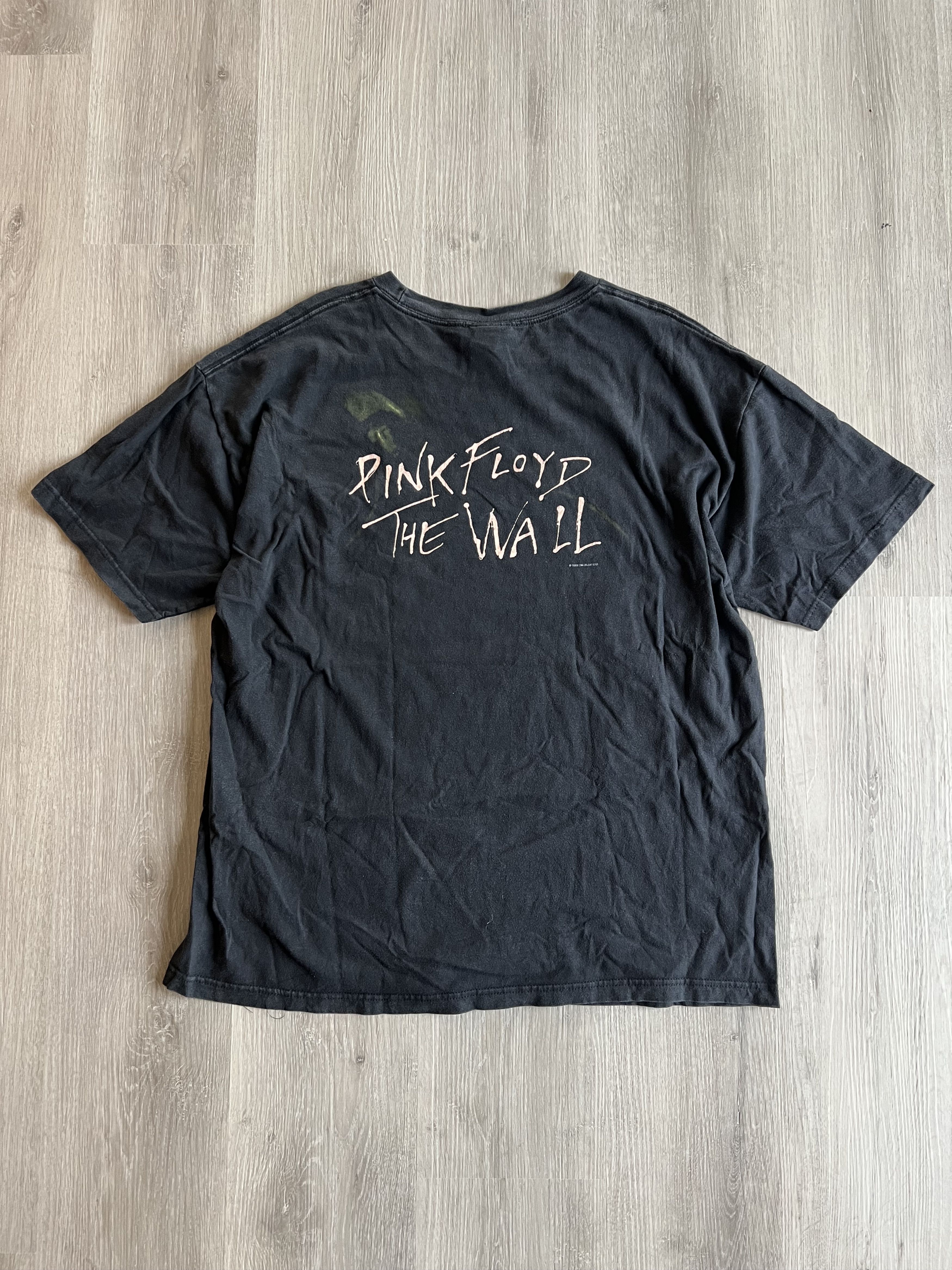 Pink Floyd 2000 Pink Floyd The Wall Phantom Shadow Monster Tee Size US XL / EU 56 / 4 - 5 Thumbnail