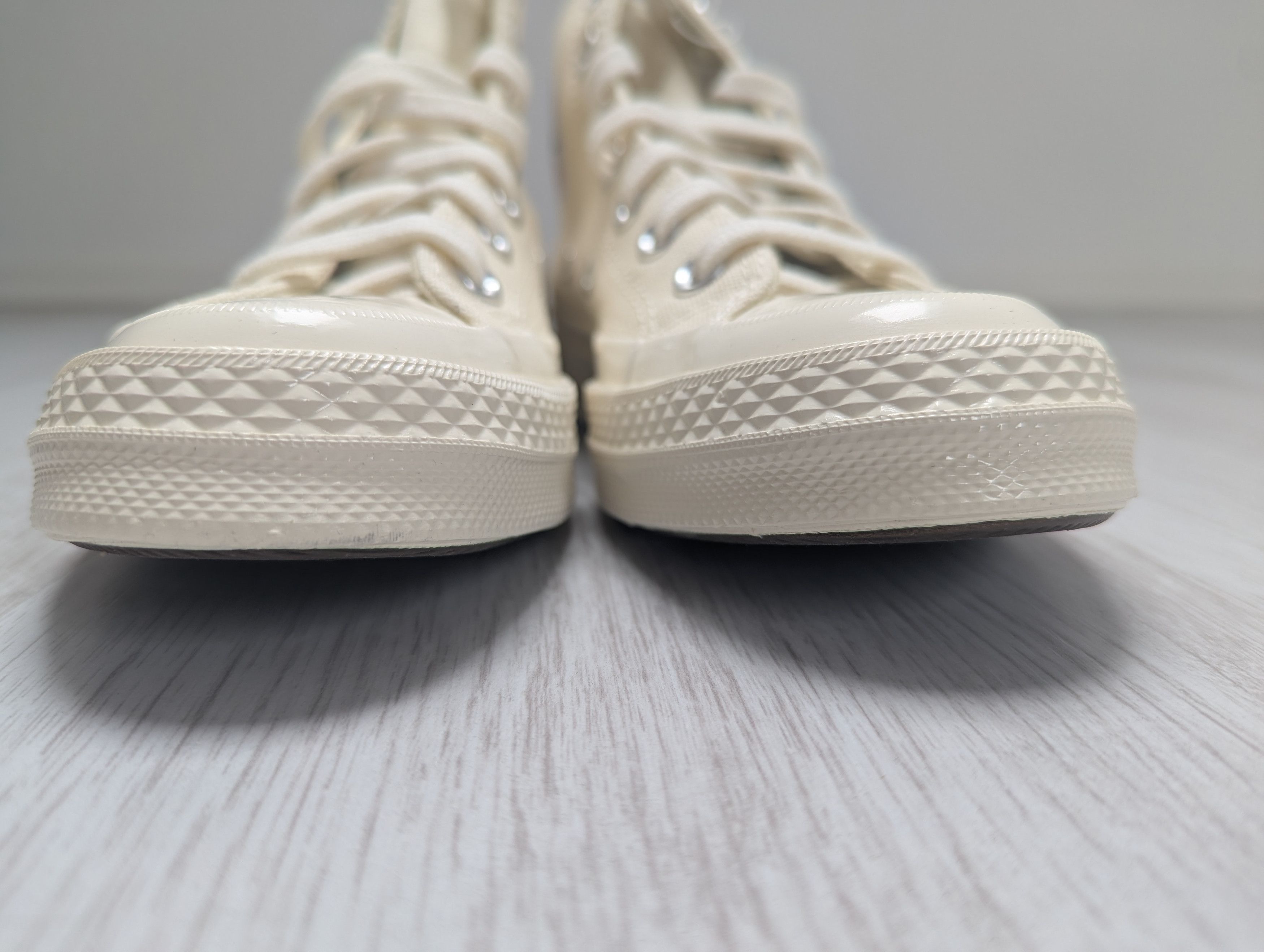 Comme des Garcons PLAY × Converse Converse Chuck Taylor All Star High White Cream Red Heart Size US 5 / IT 35 - 8 Thumbnail