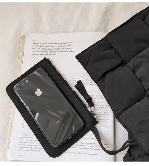 VIBE Black Padded Cross Body Shoulder Bag y2k streetwear Size ONE SIZE - 6 Thumbnail