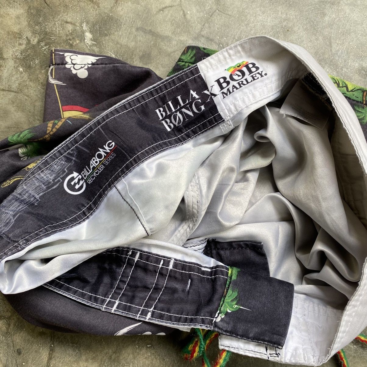 Billabong 90s Bilabong X Bob Marley Surfing Short Pants Size US 30 / EU 46 - 8 Thumbnail