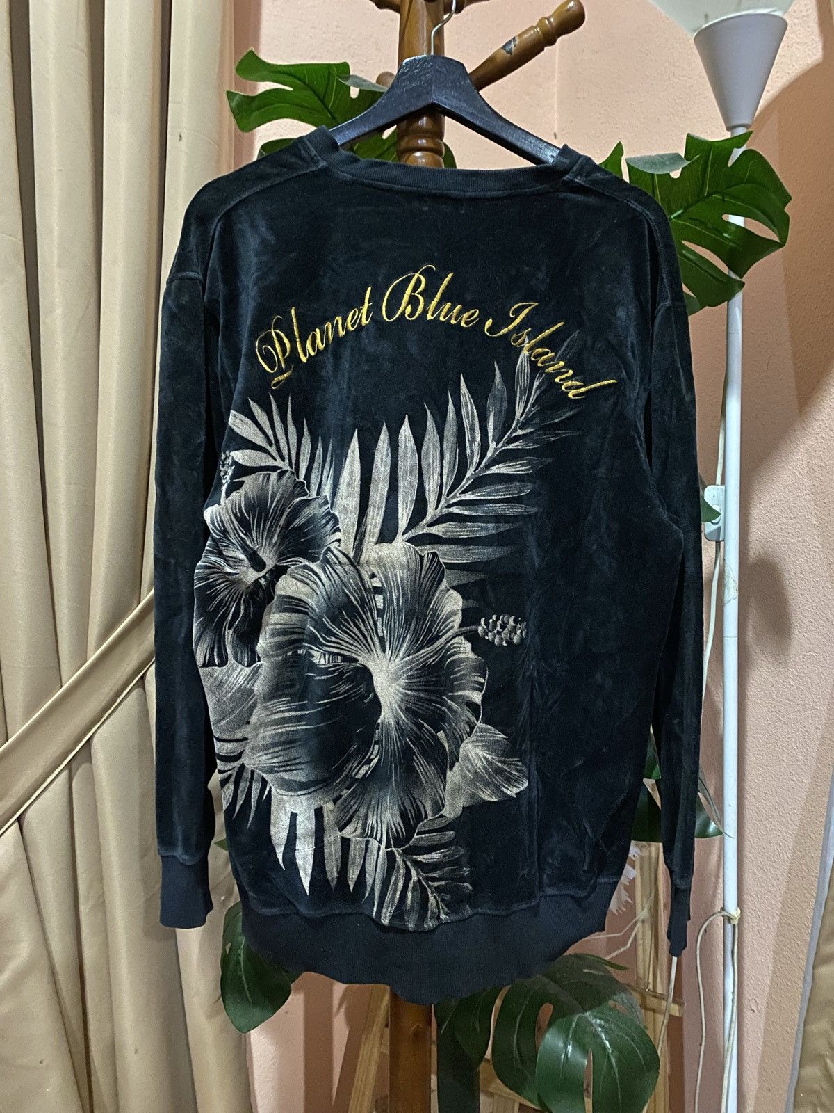 Japanese Brand Vintage Planet Blue Island Black Velour Tropical Hibiscus Size US L / EU 52-54 / 3 - 3 Thumbnail