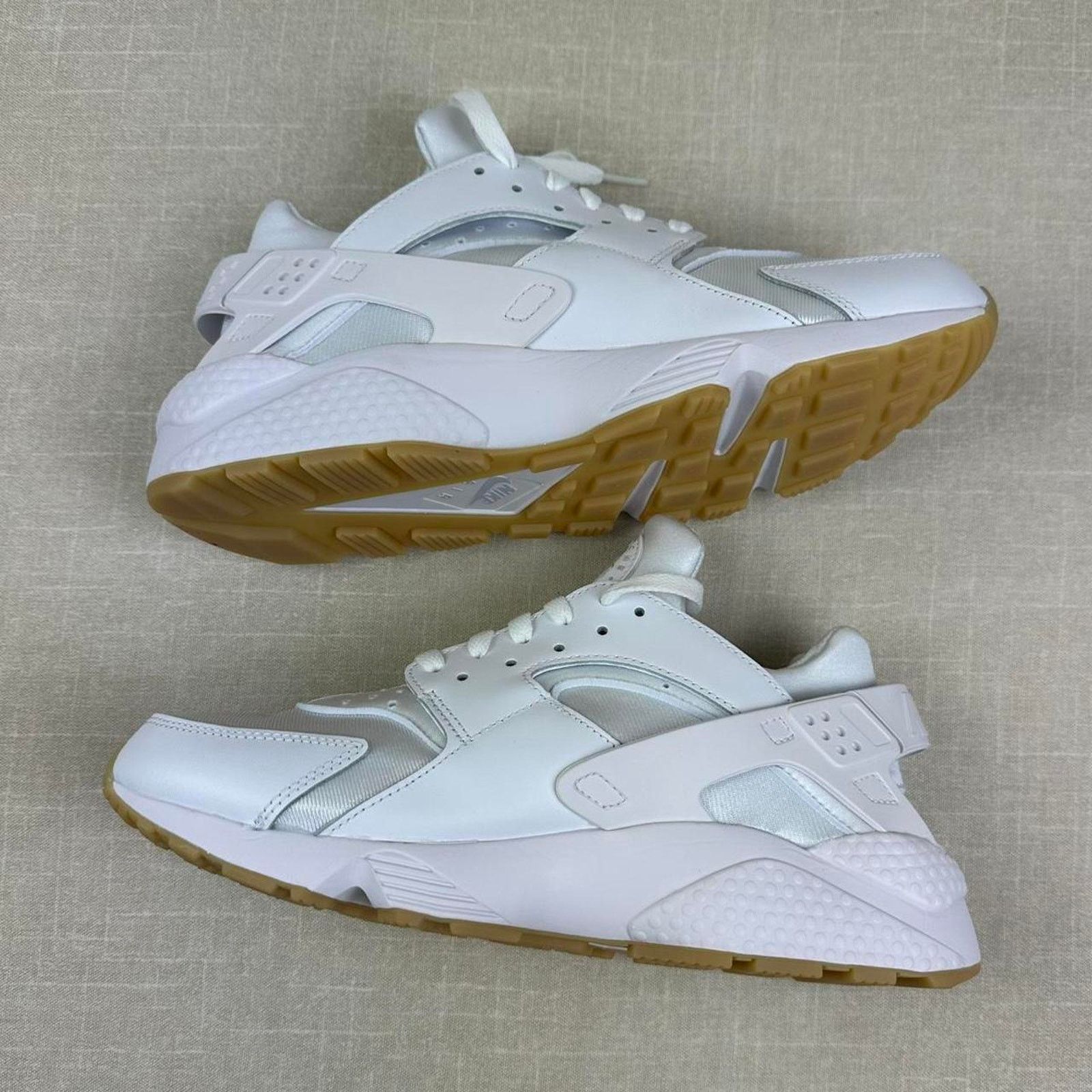 Nike 🤍 2021 Nike Air Huarache "White Gum" 9M Size US 9 / EU 42 - 4 Thumbnail