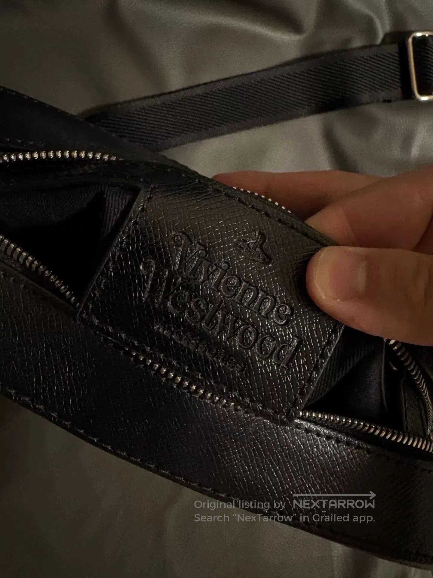Vivienne Westwood Vivienne Westwood Black Leather Camera Bag. Size ONE SIZE - 3 Thumbnail