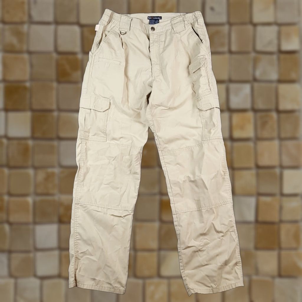 Vintage VINTAGE 5.11 Tactical Men's Cargo Pants Regular Fit Size 34x32 Beige Canvas Outdoor Workwear Y2K Size US 34 / EU 50 - 1 Thumbnail