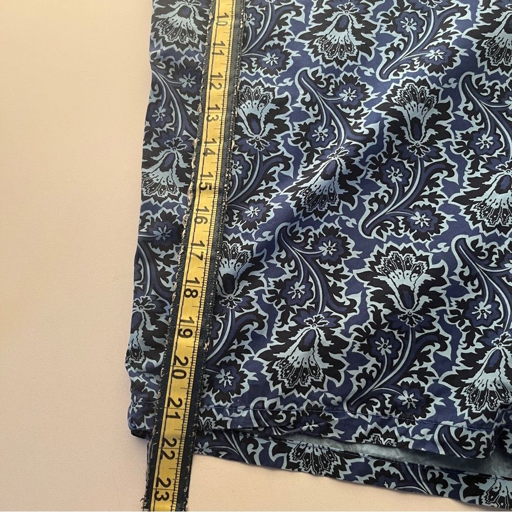 Banana Republic Banana Republic Men’s Casual Shorts Blue Paisley Size 38 Size US 38 / EU 54 - 7 Thumbnail