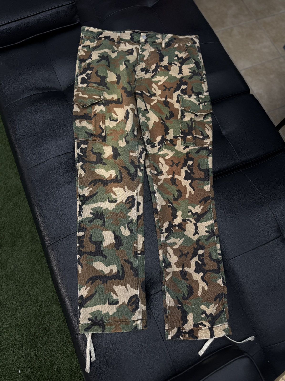 Purple Brand Purple Brand Cargo Camo Pants Size M Pre Owned 🧼 Size US 32 / EU 48 - 1 Thumbnail