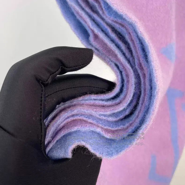 Louis Vuitton Louis Vuitton Blue and purple color matching cashmere scar Size ONE SIZE - 4 Thumbnail