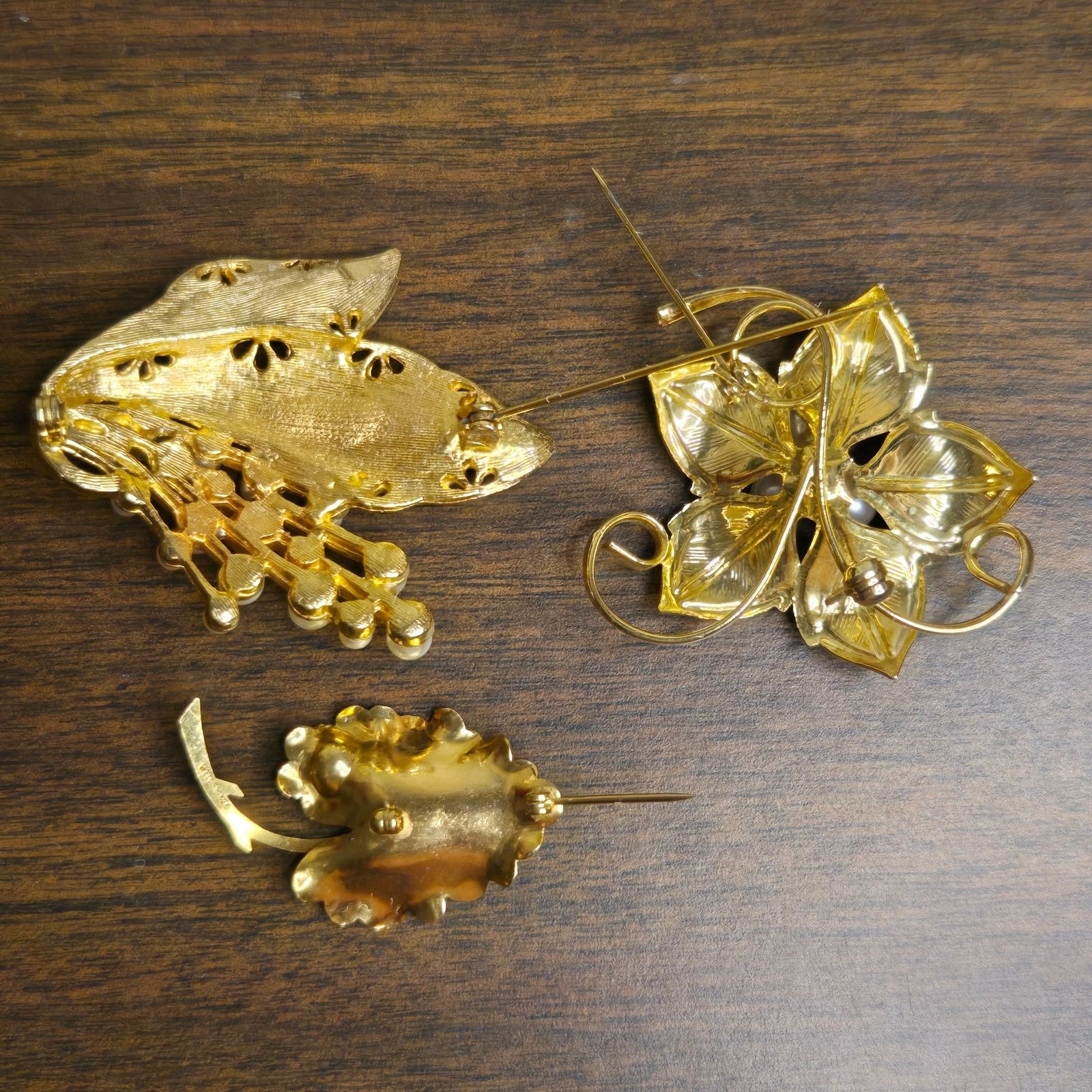 Vintage Vintage Lot of 3 Gold Tone Faux Pearl Flower Leaf Brooches Size ONE SIZE - 11 Thumbnail
