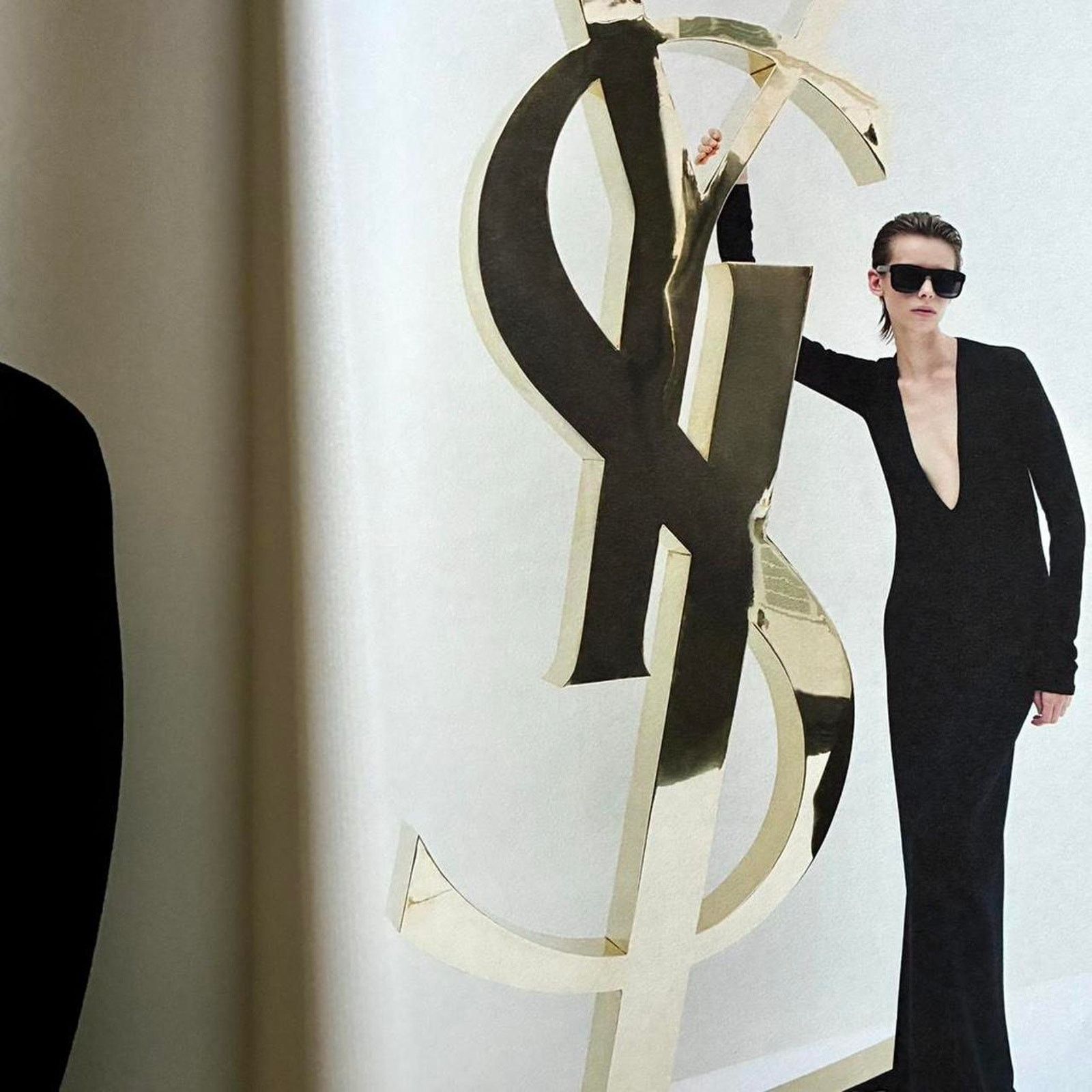 Saint Laurent Paris × Yves Saint Laurent Saint Laurent Anthony vaccarello collection oversized book Size ONE SIZE - 2 Thumbnail