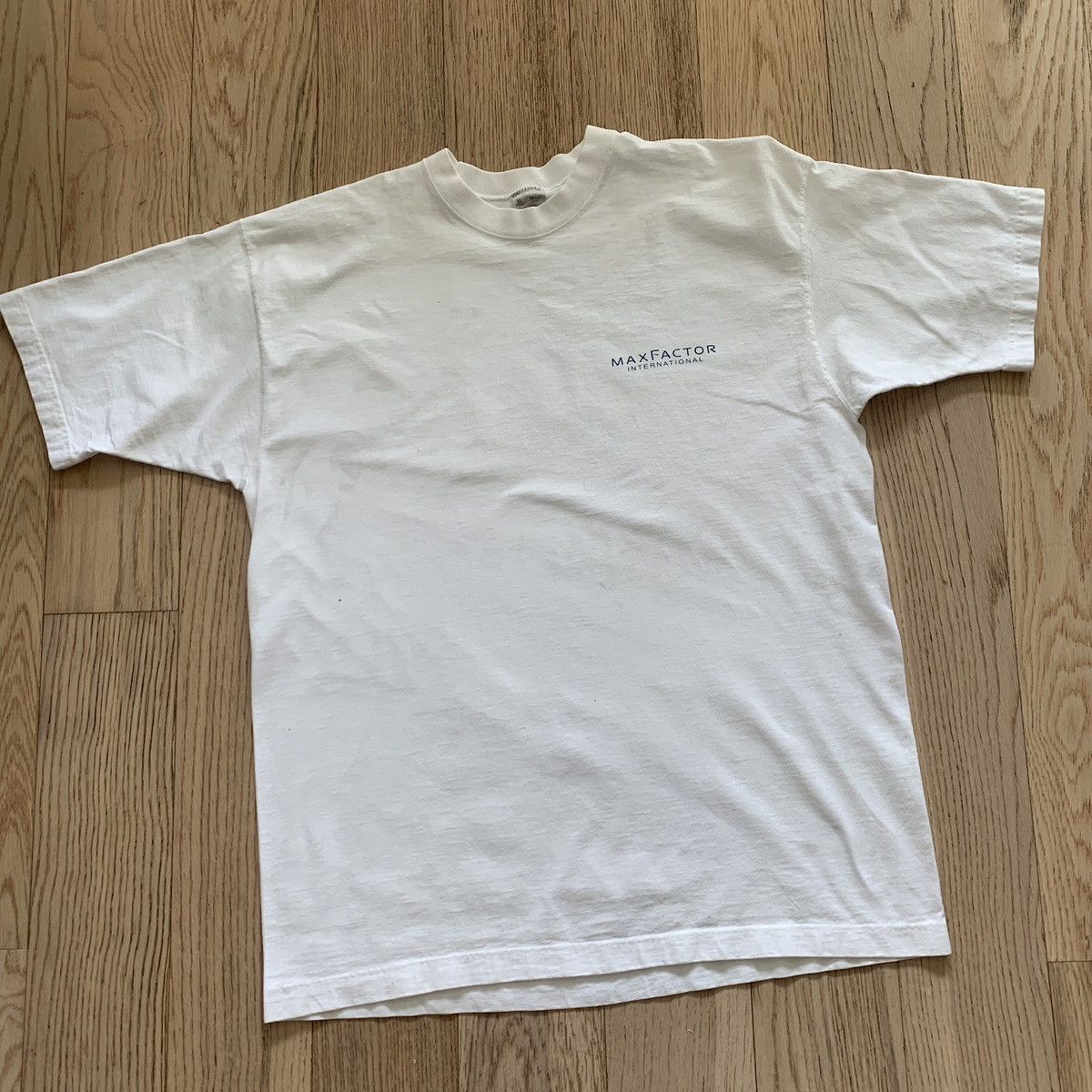 Vintage Vintage 90s Maxfactor Makeup International T shirt Baggy Size US XL / EU 56 / 4 - 5 Thumbnail