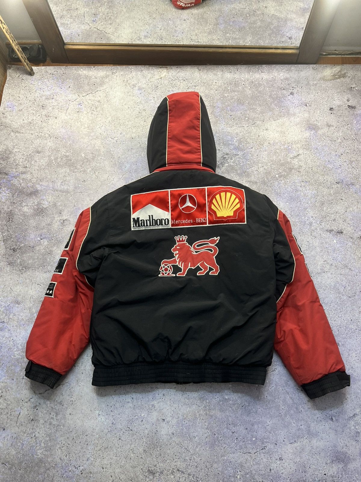 Ferrari Malboro mercedes bens red bull racing formula 1 jacket Size US M / EU 48-50 / 2 - 3 Thumbnail