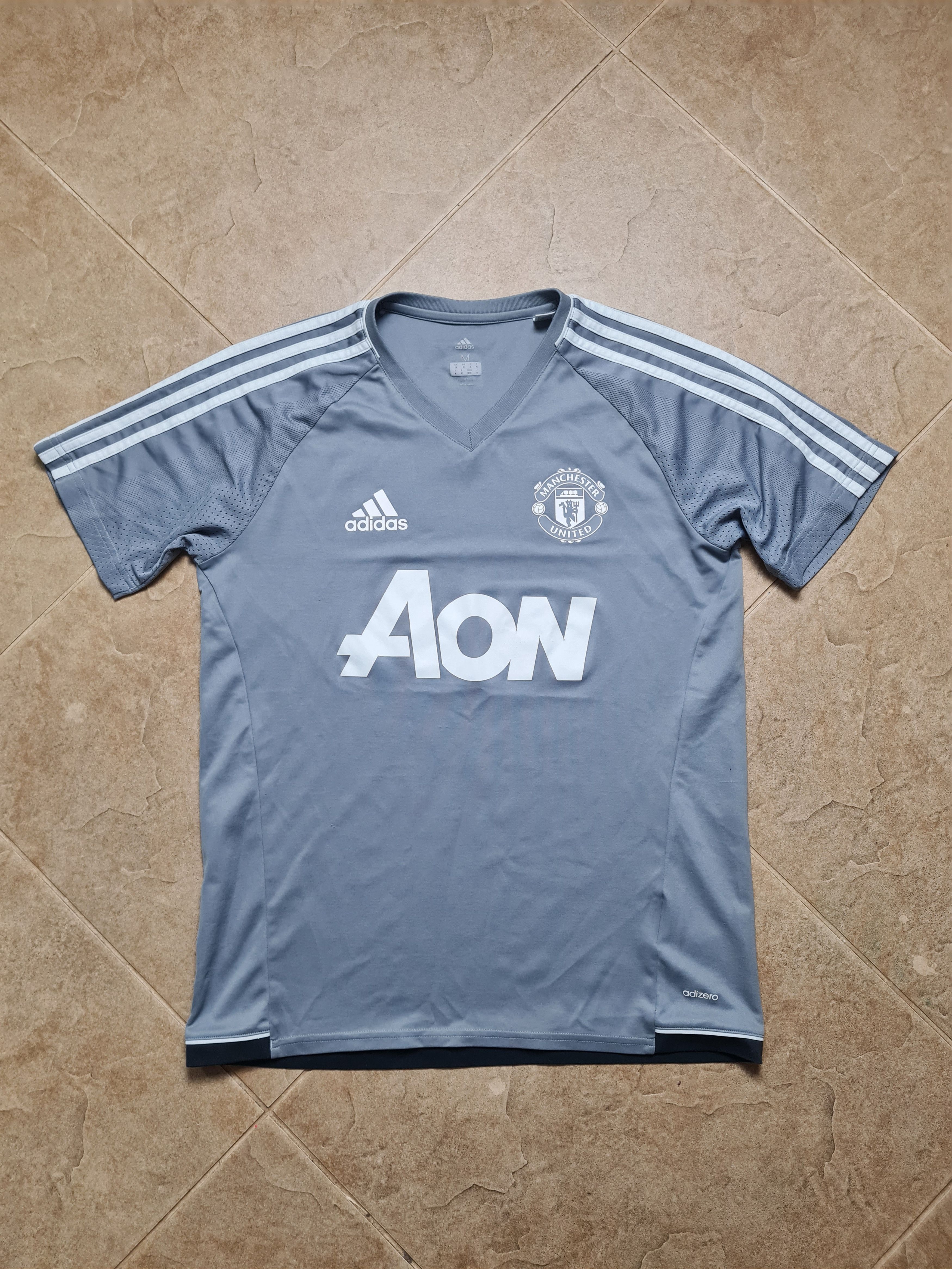 Adidas MANCHESTER UNITED ADIDAS 2017/2018 SIZE M BS4436 Size US M / EU 48-50 / 2 - 6 Thumbnail