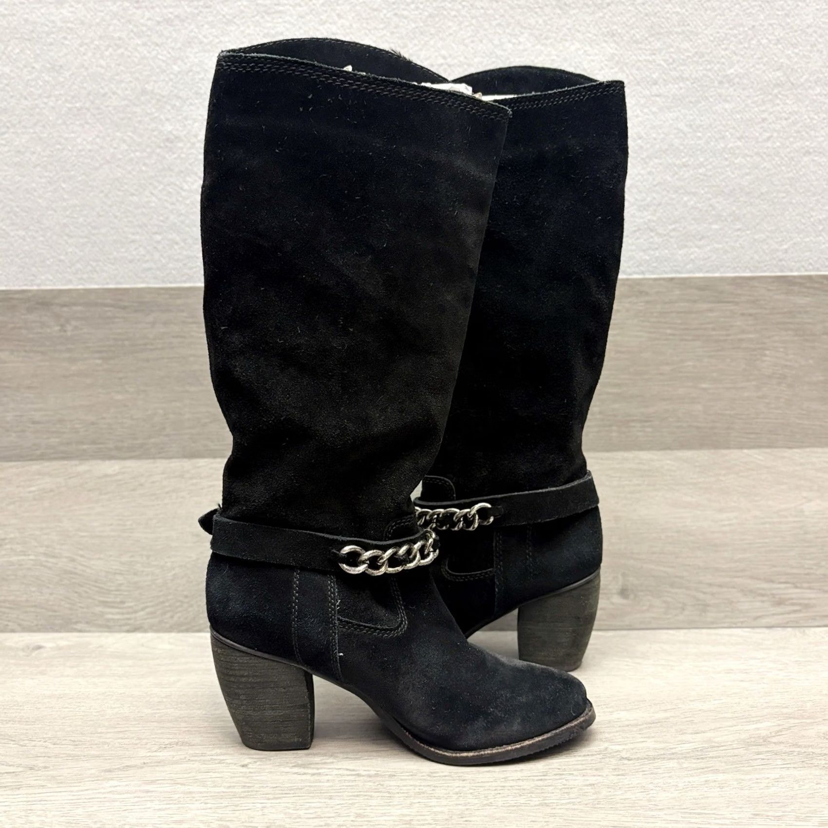 BCBGeneration BCBGeneration Riding Boots Suede Chain Harness Stacked Heel 7.5M Black Size US 8 / IT 38 - 6 Thumbnail