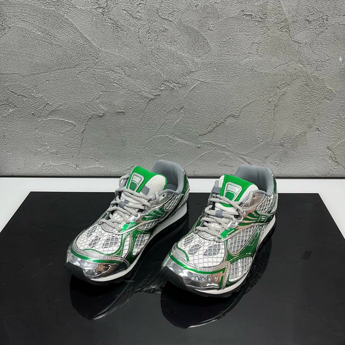 Bottega Veneta Bottega Veneta Orbit Parakeet Sneakers 40 EU New with box Size US 9 / IT 39 - 1 Thumbnail