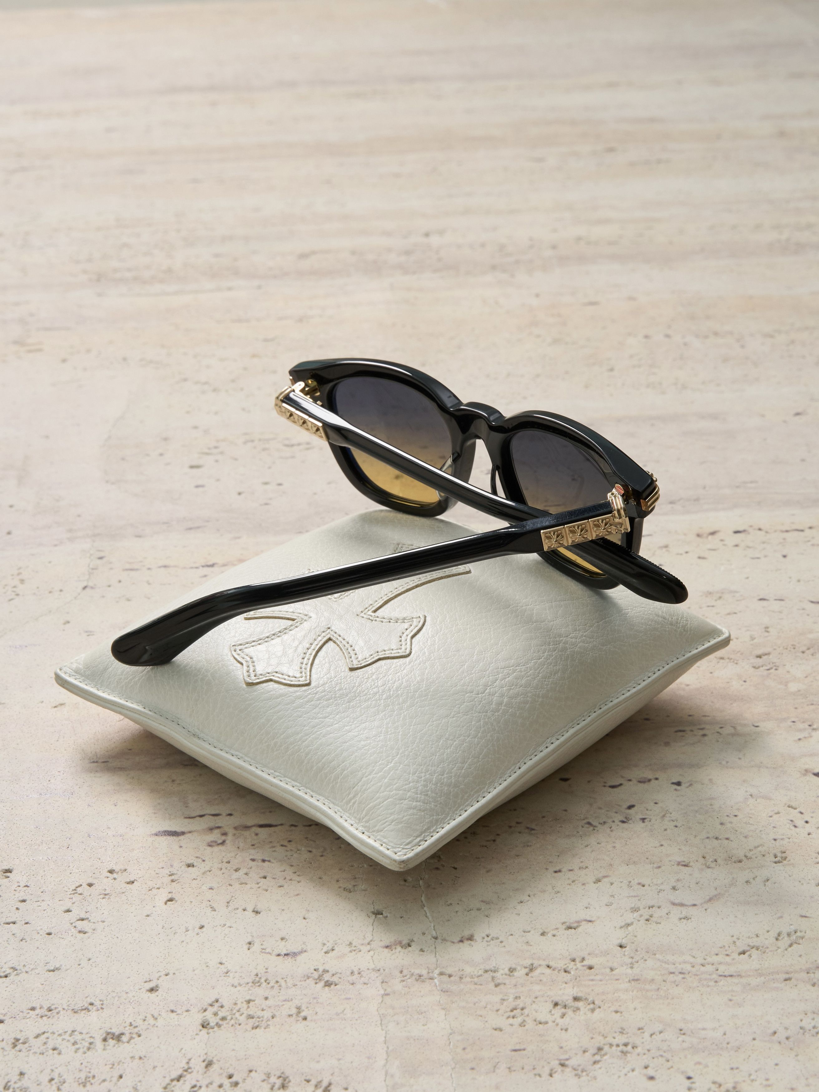 Chrome Hearts CHROME HEARTS SMOKE SHOW SUNGLASSES Size ONE SIZE - 4 Thumbnail
