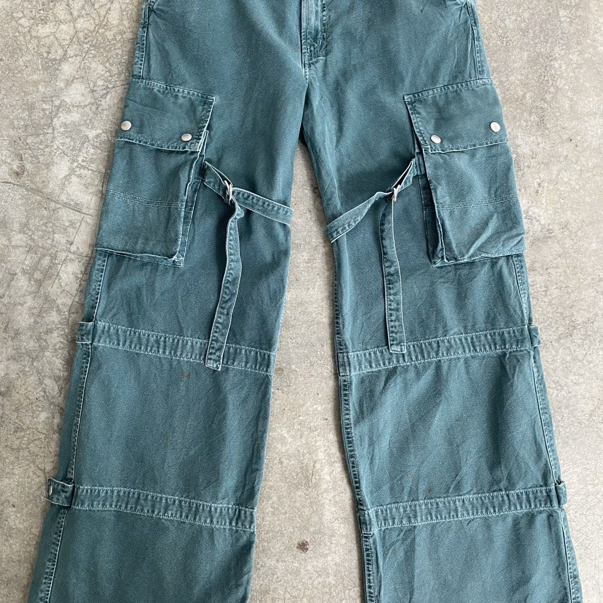 Agolde AGOLDE Bondage Strap Rave Vivian Flared Cargo Pants Size US 32 / EU 48 - 5 Thumbnail