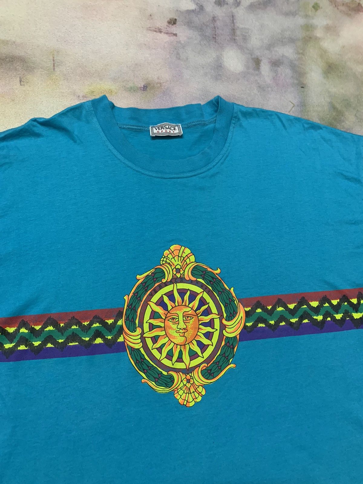 Versace Jeans Couture Vintage Versace Sun Tribe Reggae Art Tshirt Size US L / EU 52-54 / 3 - 3 Thumbnail