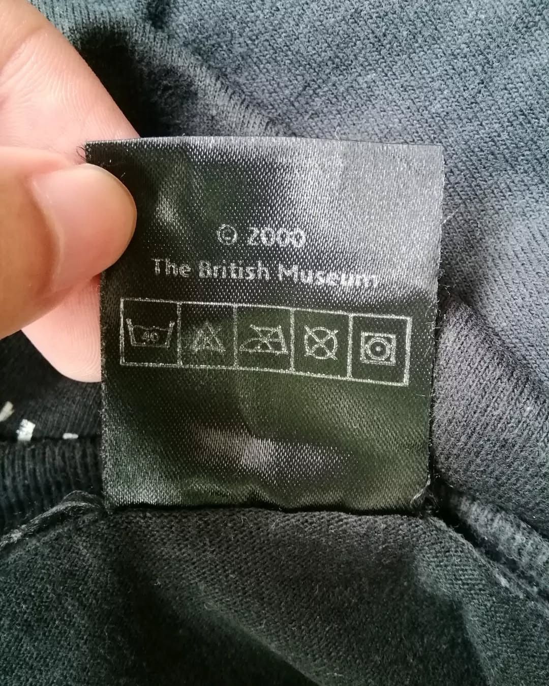 Vintage Vintage 00's The British Museum Art Black Tees Size US L / EU 52-54 / 3 - 6 Thumbnail