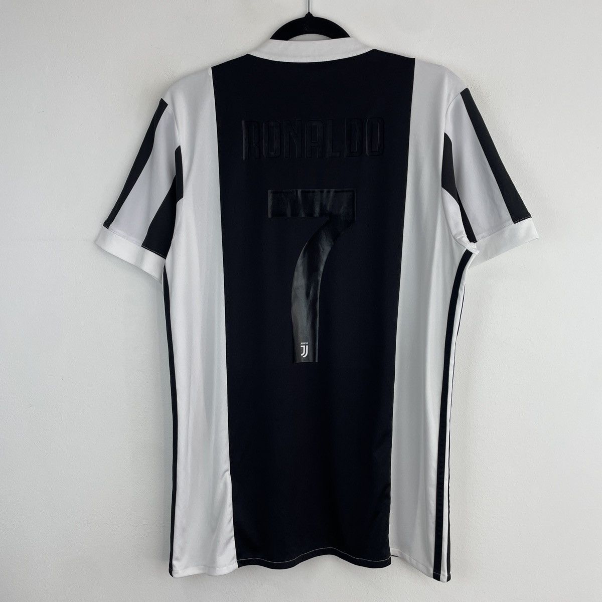 Adidas Juventus Cristiano Ronaldo Adidas Home Jersey 2017/2018 Size US M / EU 48-50 / 2 - 1 Thumbnail