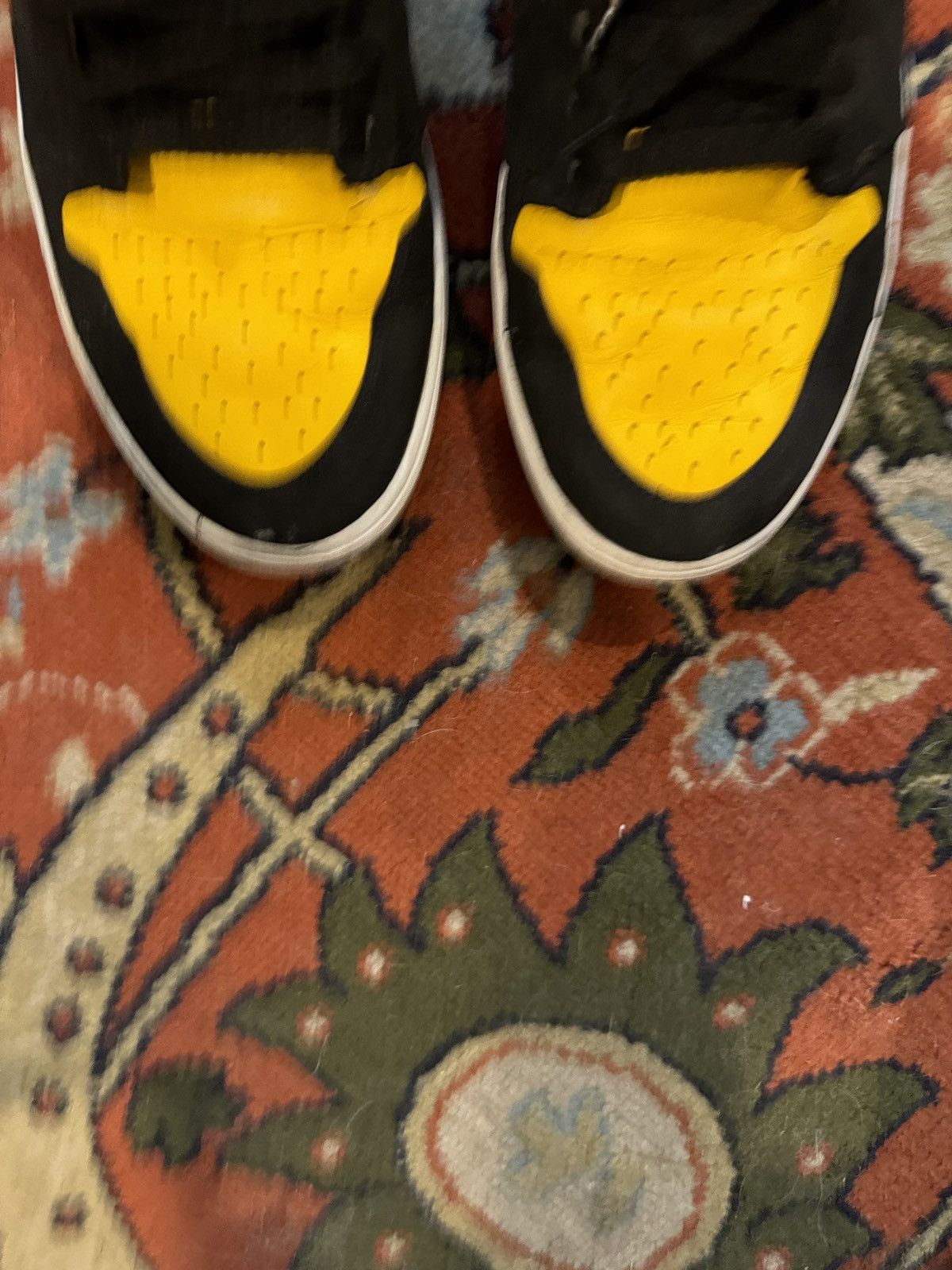 Jordan Brand × Nike Air Jordan 1 Mid New Love Size US 12 / EU 45 - 4 Thumbnail