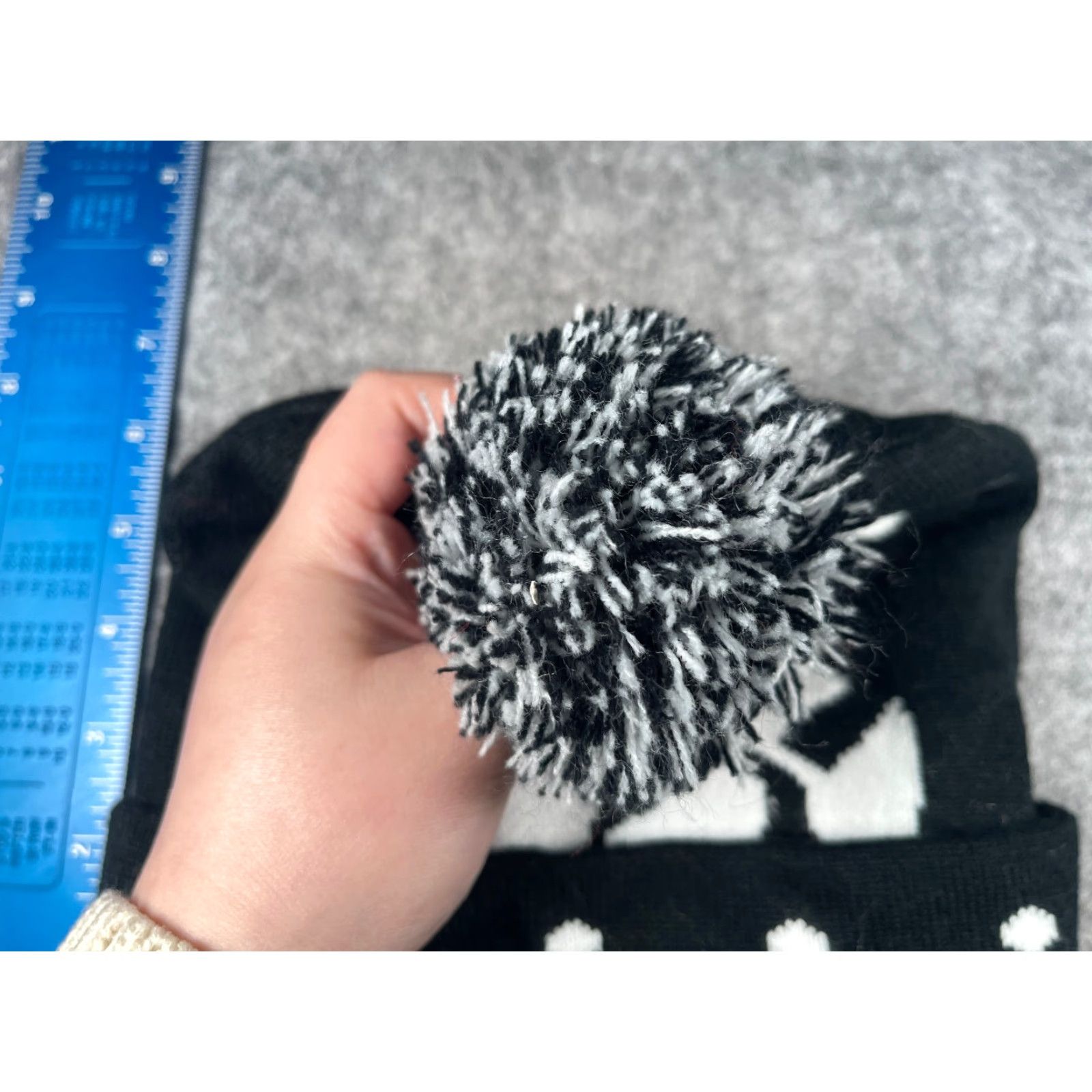 Disney Disney Beanie Toque Women One Size Black Acrylic Pom Minnie Mickey Mouse Pattern: Polka Dot 90s Cartoon Disney Hat Womens Size ONE SIZE - 4 Thumbnail