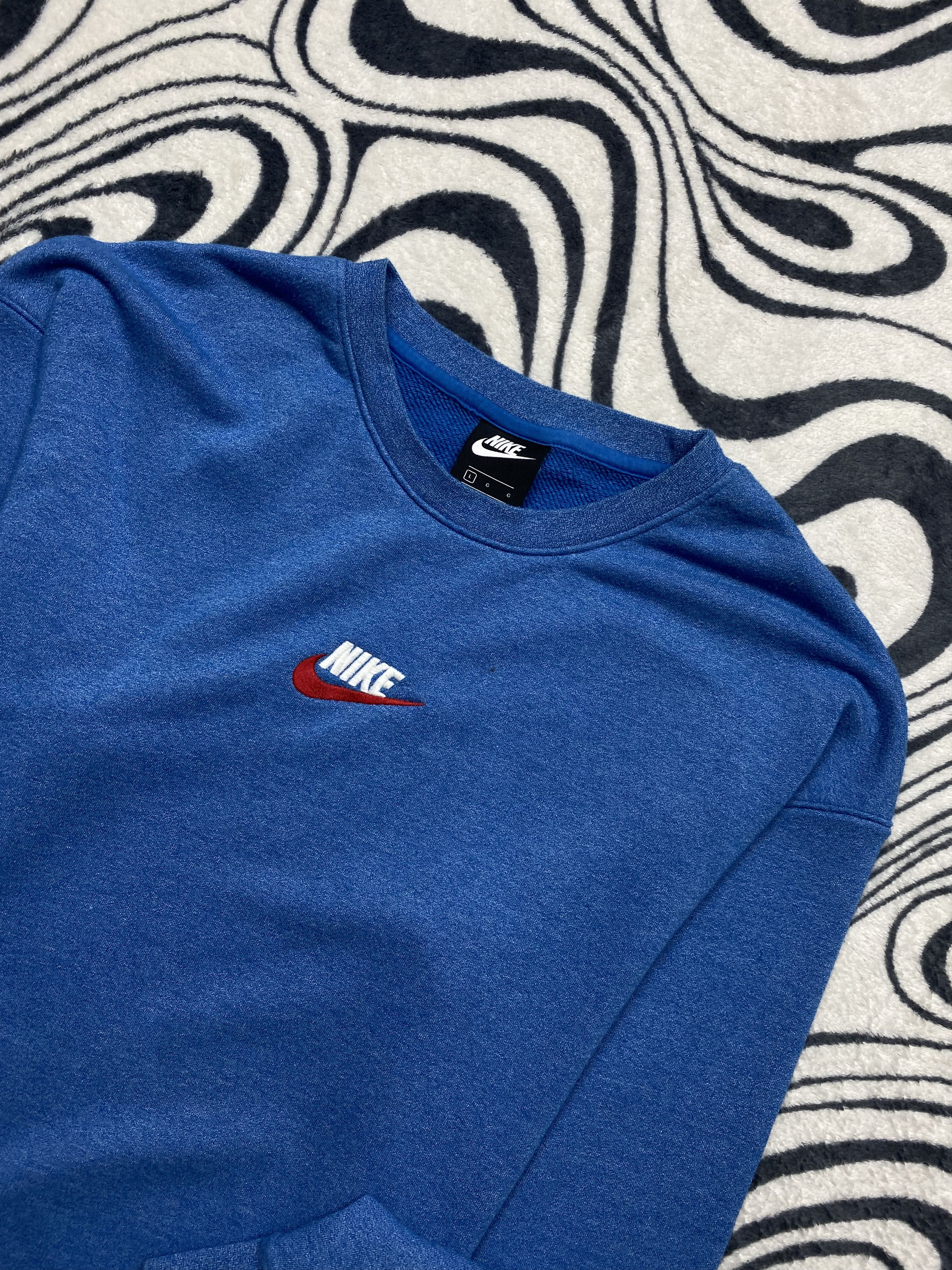 Nike × Vintage Nike Vintage Center Logo Swoosh Sweatshirt Y2K Size US L / EU 52-54 / 3 - 2 Thumbnail