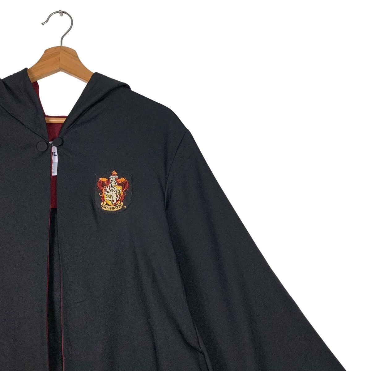 Universal Studios HARRY POTTER GRYFFINDOR CLOAK / CAPE #0235-C11 Size US M / EU 48-50 / 2 - 7 Thumbnail