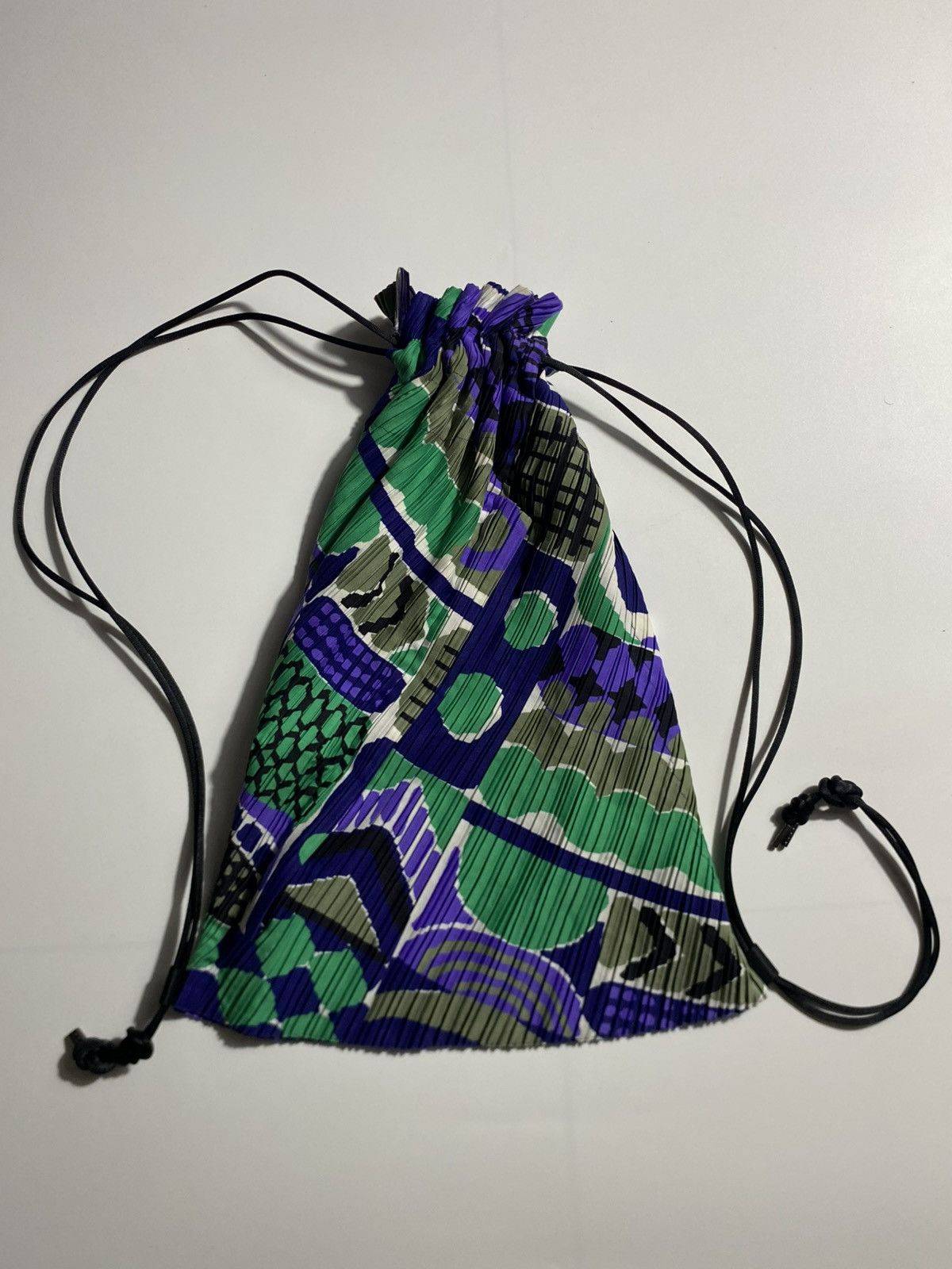 Pleats Please Issey Miyake PLEATS PLEASE BY ISSEY MIYAKE GRAPHIC DRAWSTRING BAG Size ONE SIZE - 1 Thumbnail