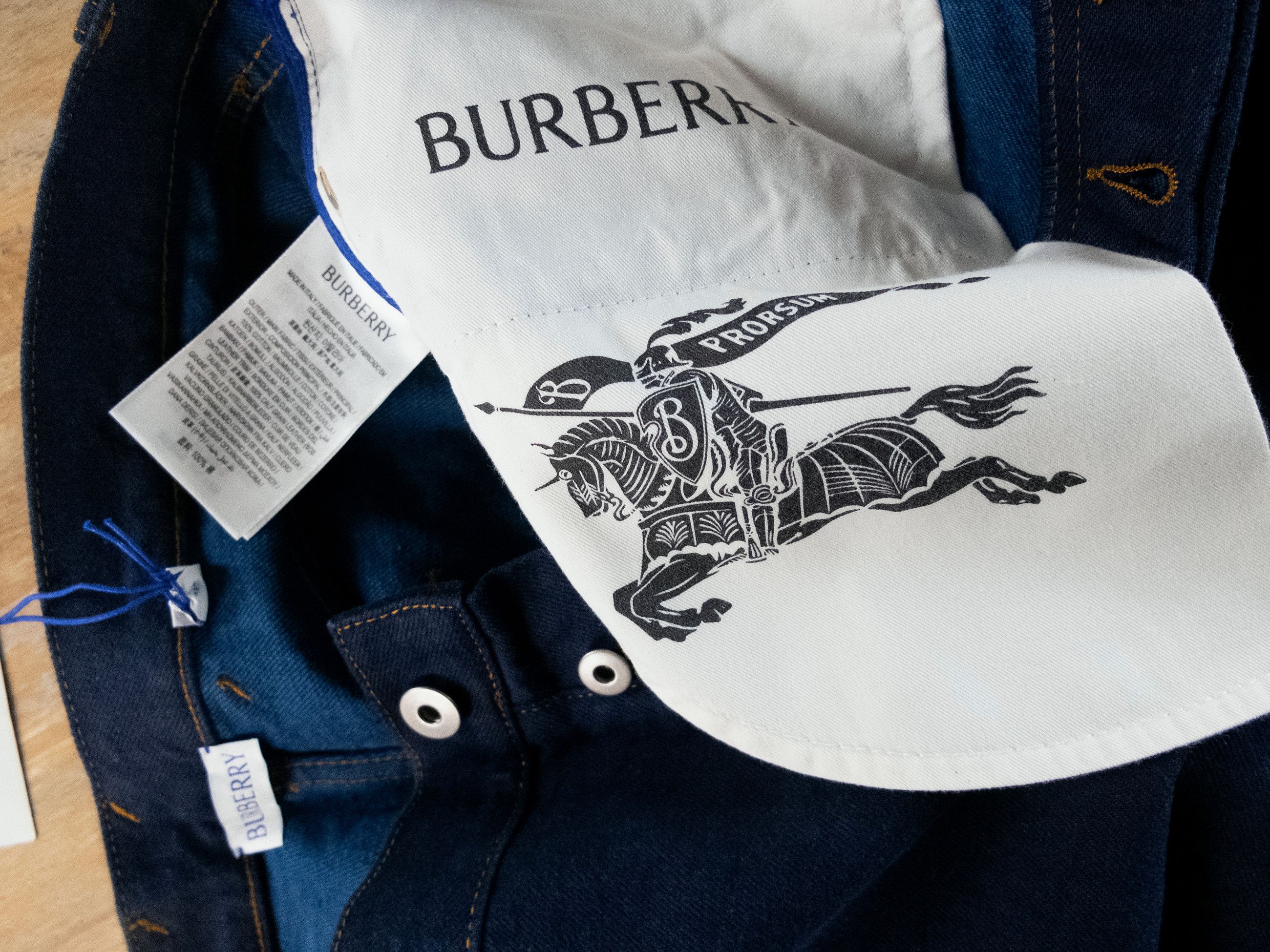 Burberry BURBERRY indigo blue rose print cuffs straight leg jeans 32 Size US 32 / EU 48 - 11 Thumbnail