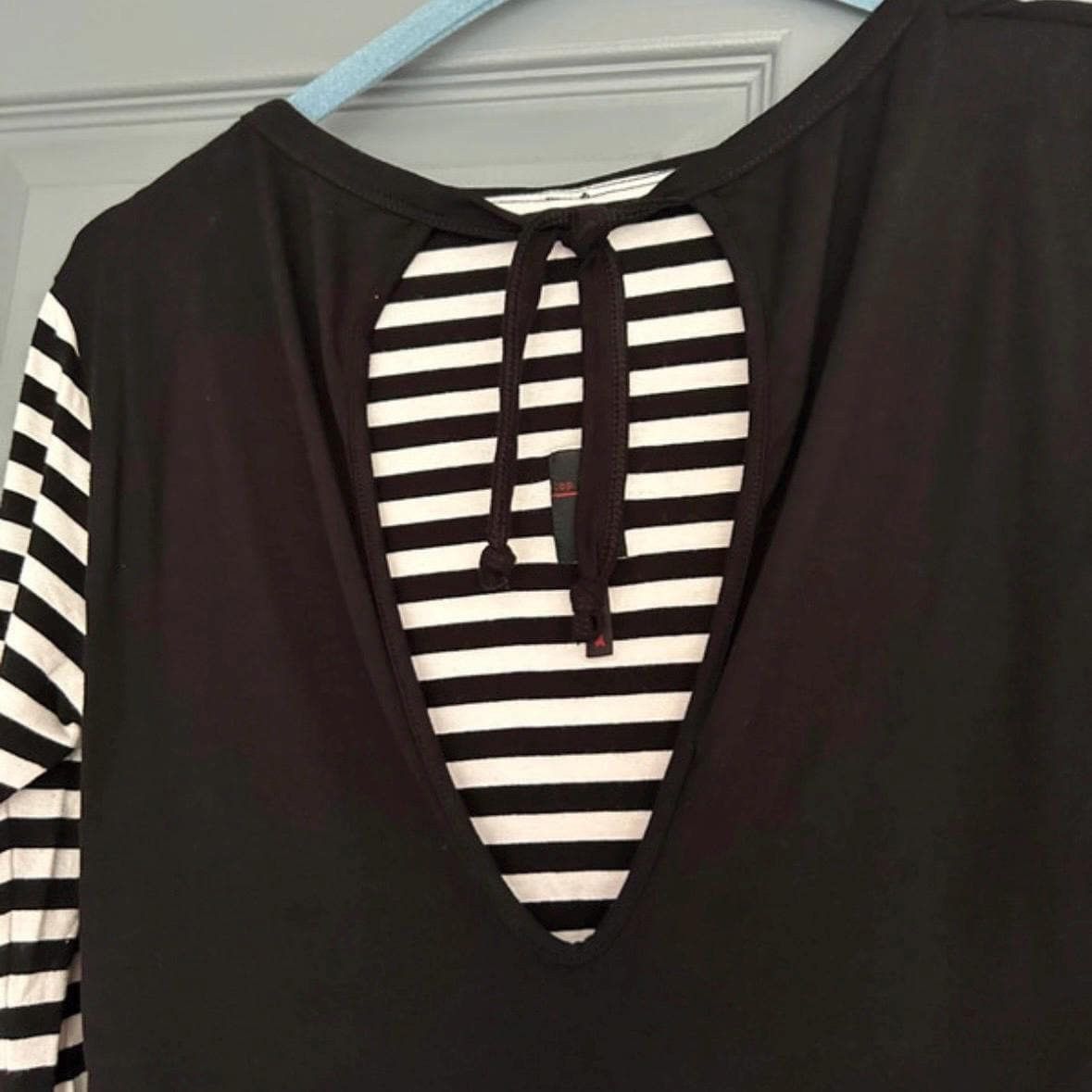 Cop Copine The Cop Copine Striped Top Cut Out Back Size ONE SIZE - 7 Thumbnail