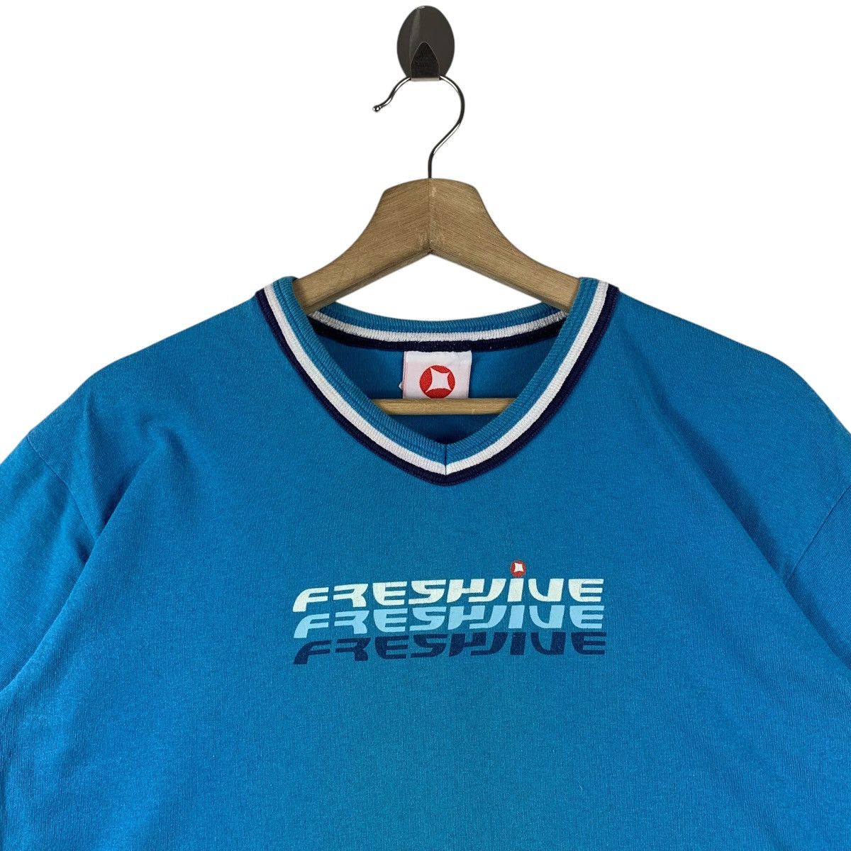 Freshjive × Vintage Vintage FRESHJIVE Centre logo spellout v neck tee Size US L / EU 52-54 / 3 - 2 Thumbnail