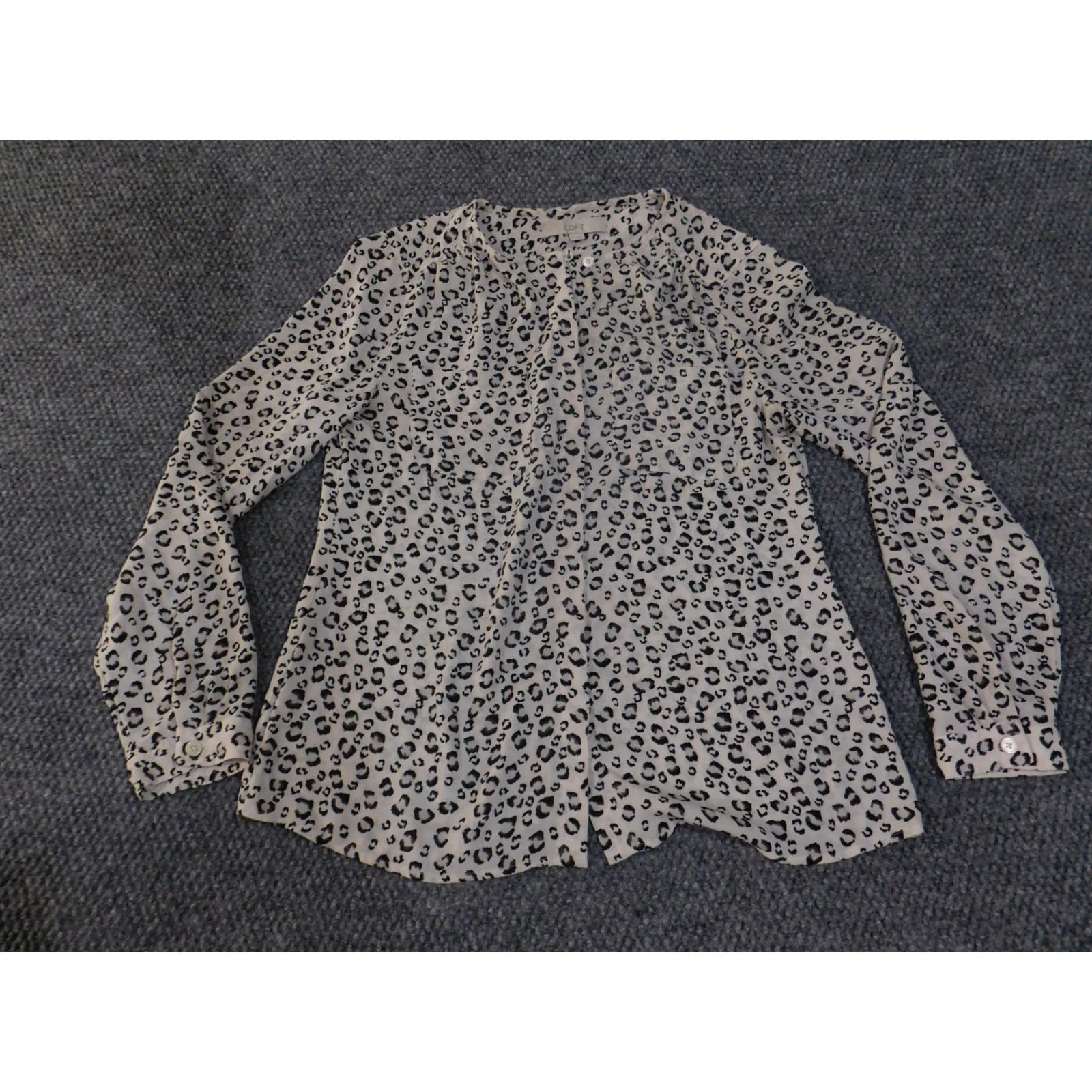 Loft Loft Shirt Womens Small Gray Black Leopard Print Long Sleeve Blouse Animal Pattern Size S / US 4 / IT 40 - 5 Thumbnail