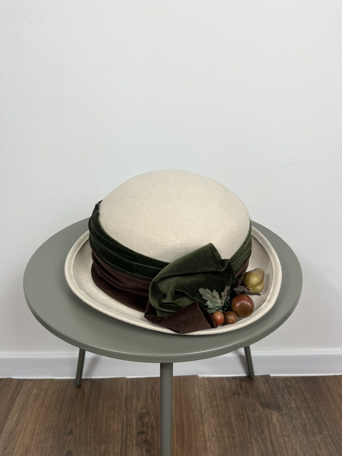 Vintage Kangol Beige Wool Felt Hat Velvet Bow Fruit Trim