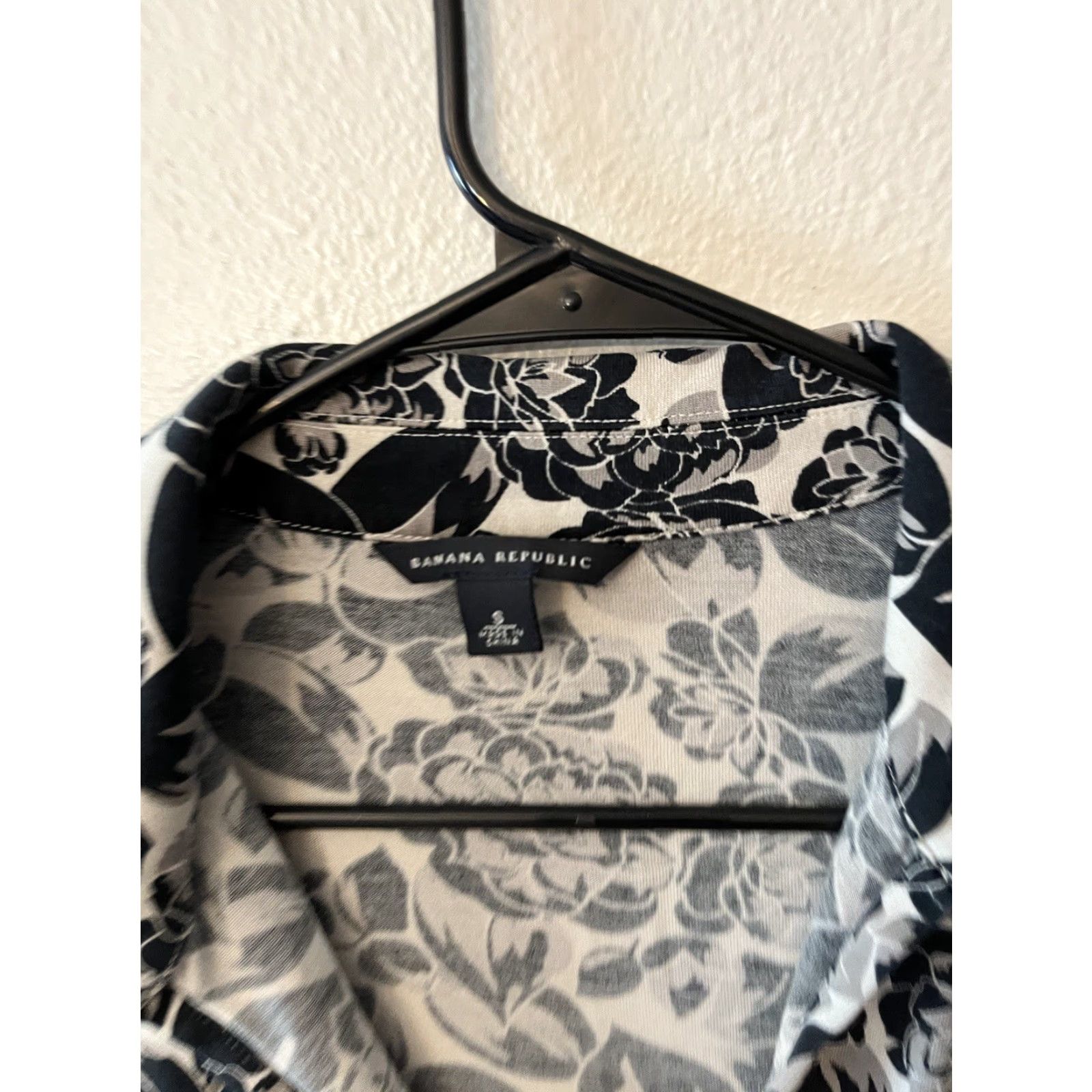 Banana Republic VINTAGE Banana Republic Dress Women’s Small Black Floral Wrap Dress 3/4 Sleeve Stretch Knit Fall Spring Summer Women's Size S / US 4 / IT 40 - 2 Thumbnail