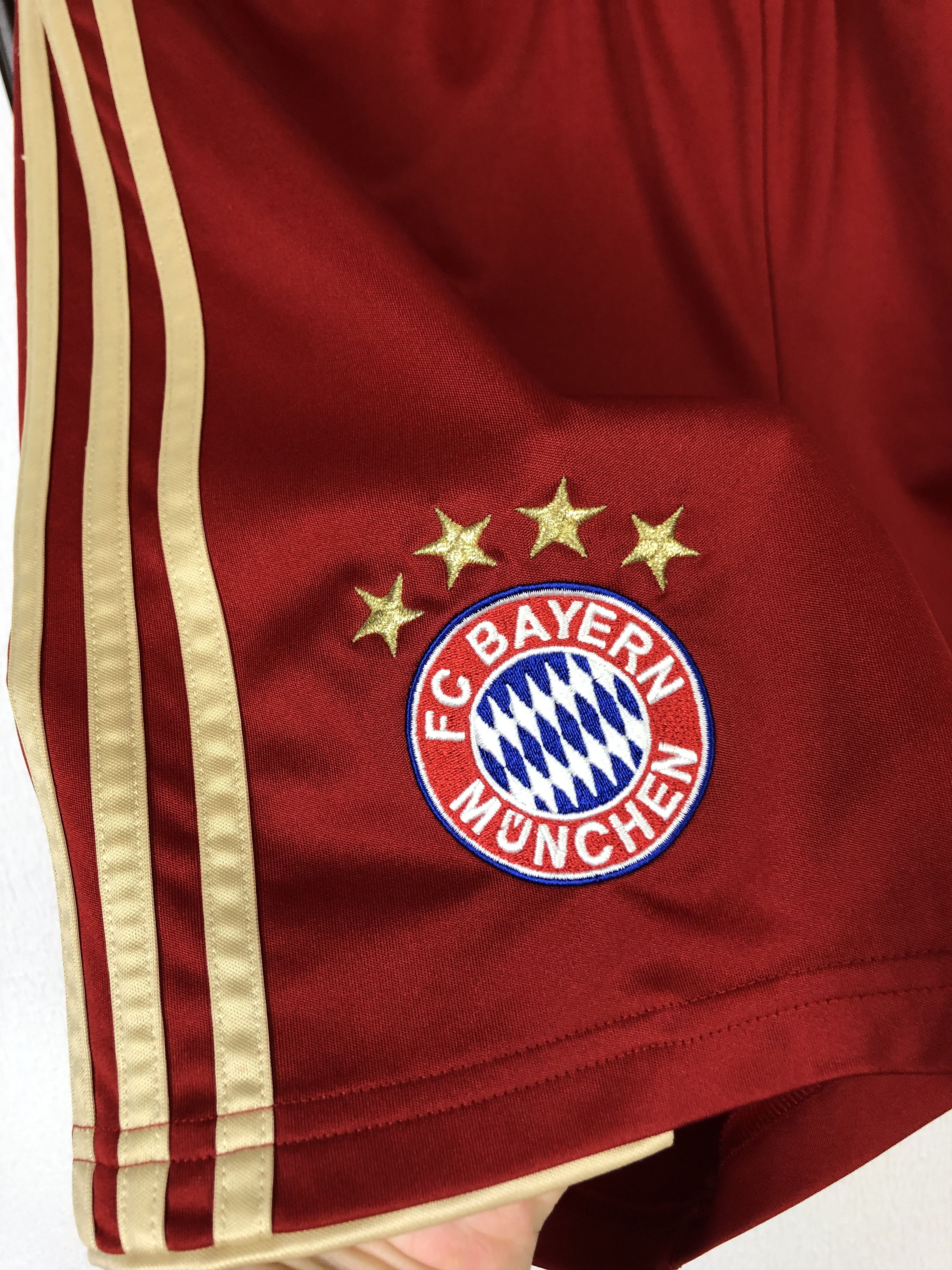 Adidas Vintage Adidas Bayern Munich Football Shorts Soccer M Size US 32 / EU 48 - 2 Thumbnail
