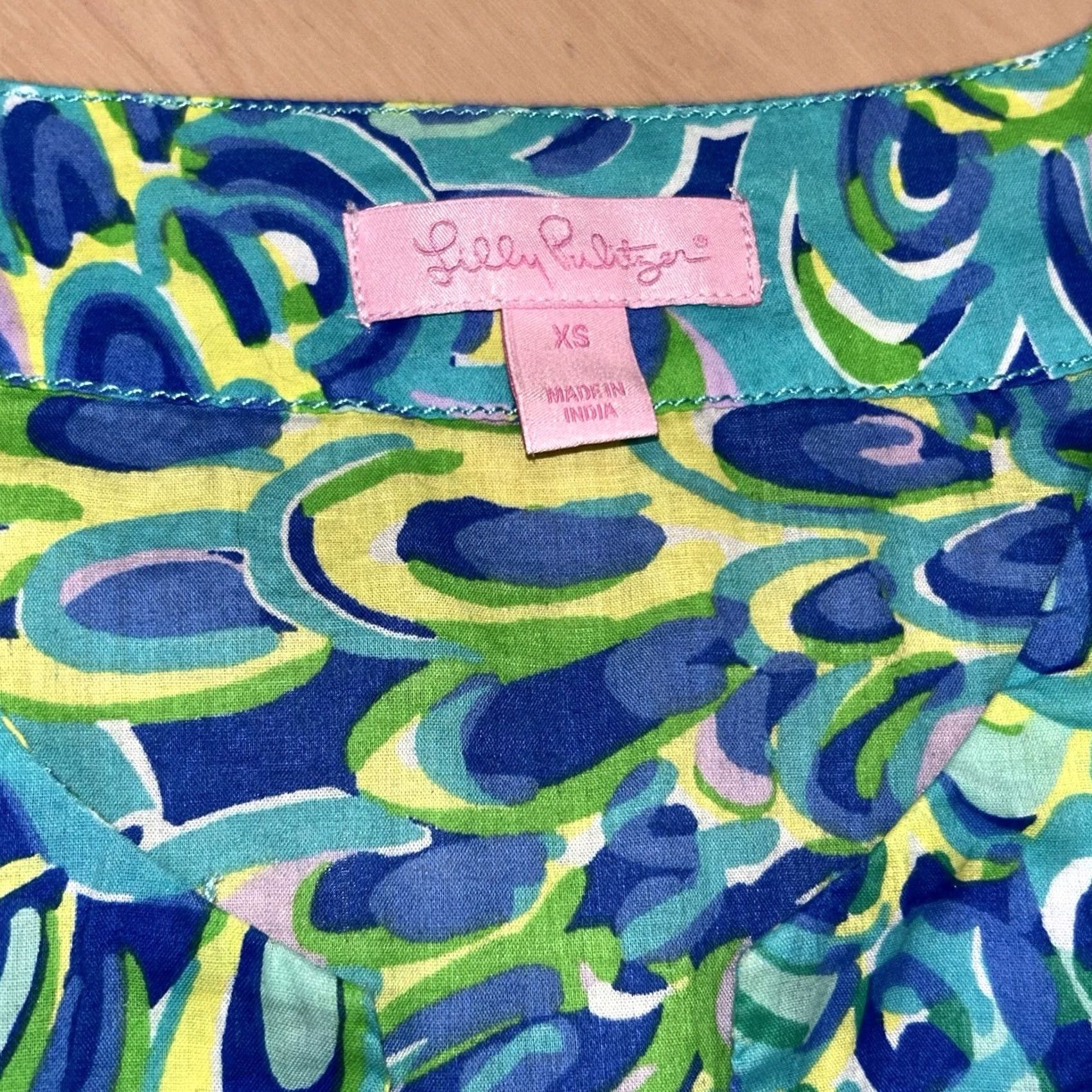 Lilly Pulitzer Lilly Pulitzer Women's XS Sea Blue Tunic Top Long Sleeve Floral V-Neck Pullover Casual Travel Beach Tropical Size XS / US 0-2 / IT 36-38 - 4 Thumbnail