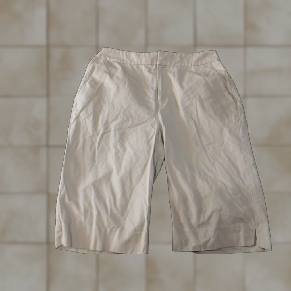 Ralph Lauren Lauren Ralph Lauren Bermuda Shorts Womens 8 Beige Classic Chino Flat Front Zip 100% Cotton Regular Rise Mid Knit Pant Walking Casual Boys? No. (Oops) Size 30" / US 8 / IT 44 - 1 Thumbnail