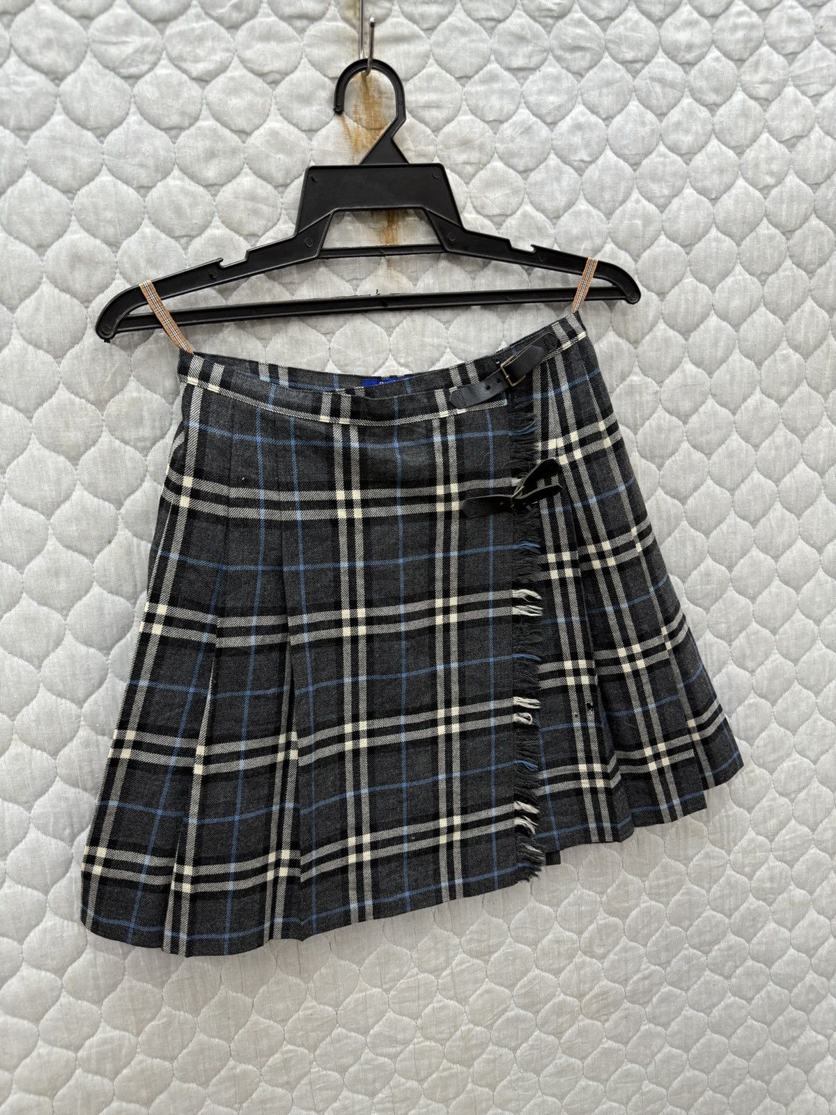 Burberry 🔥🔥🔥STEALS ARCHIVE BURBERRY PLEATED WRAP SKIRTS Size 26" / US 2 / IT 38 - 3 Thumbnail