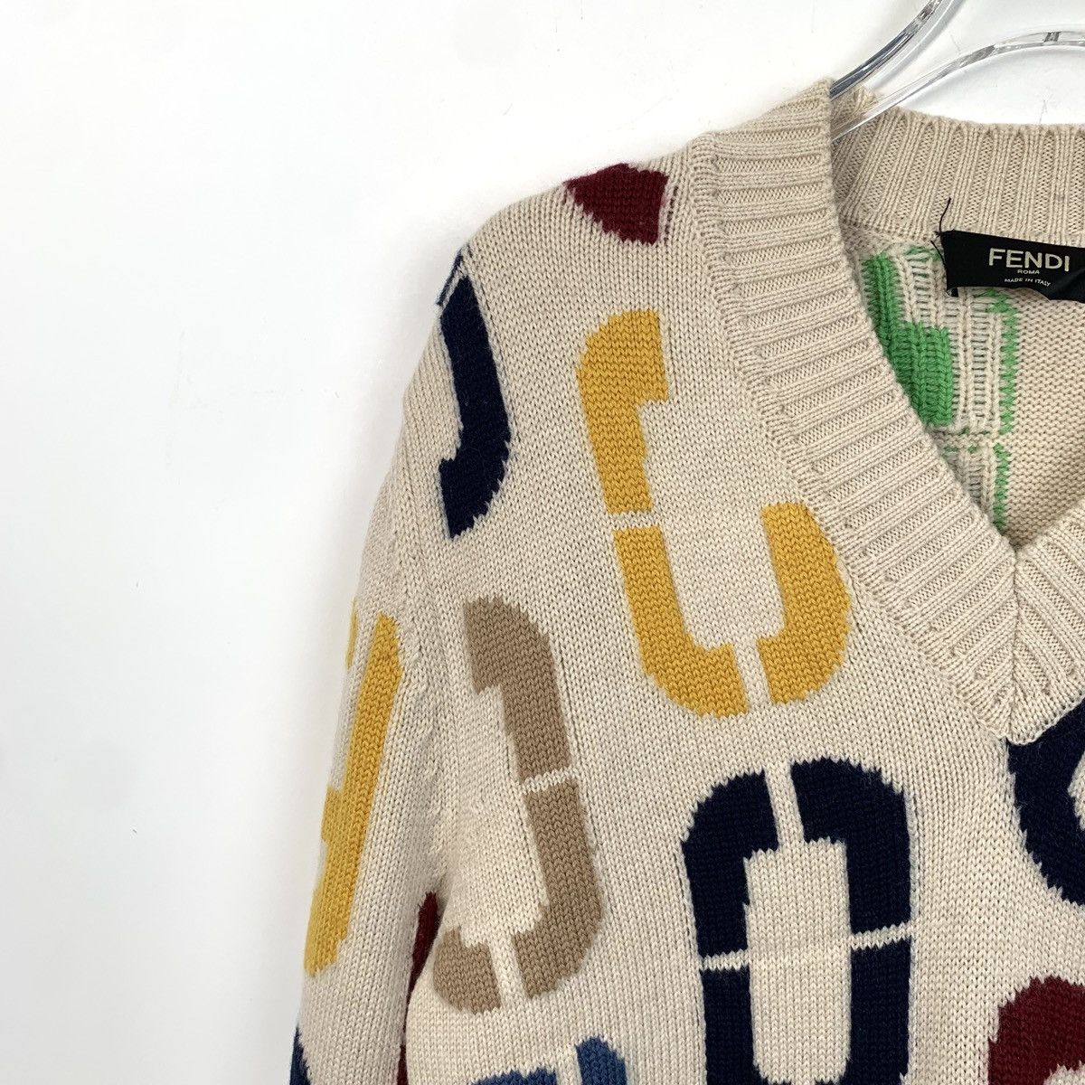 Fendi Fendi Multicolor Wool V-neck Long Sleeve Knitwear K26WX Size M / US 6-8 / IT 42-44 - 3 Thumbnail