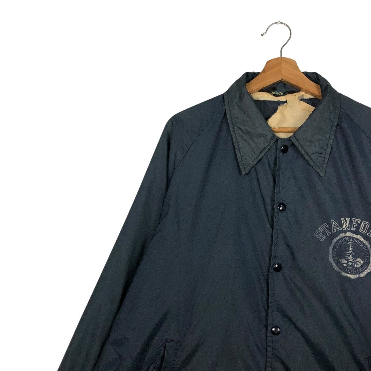 Champion 🔥VINTAGE SNAP BUTTON CHAMPION RUNNING MAN BIG LOGO Size US M / EU 48-50 / 2 - 9 Thumbnail