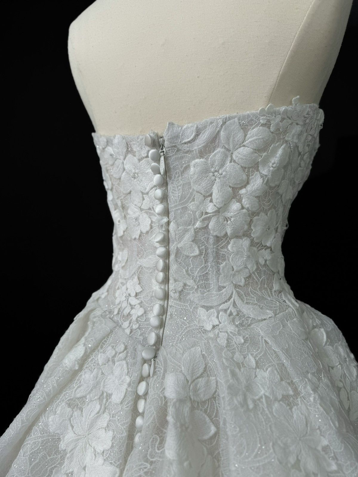 Other Preloved US 6 Anna Augusta Embroidered appliqués Bridal Gown Size M / US 6-8 / IT 42-44 - 6 Thumbnail