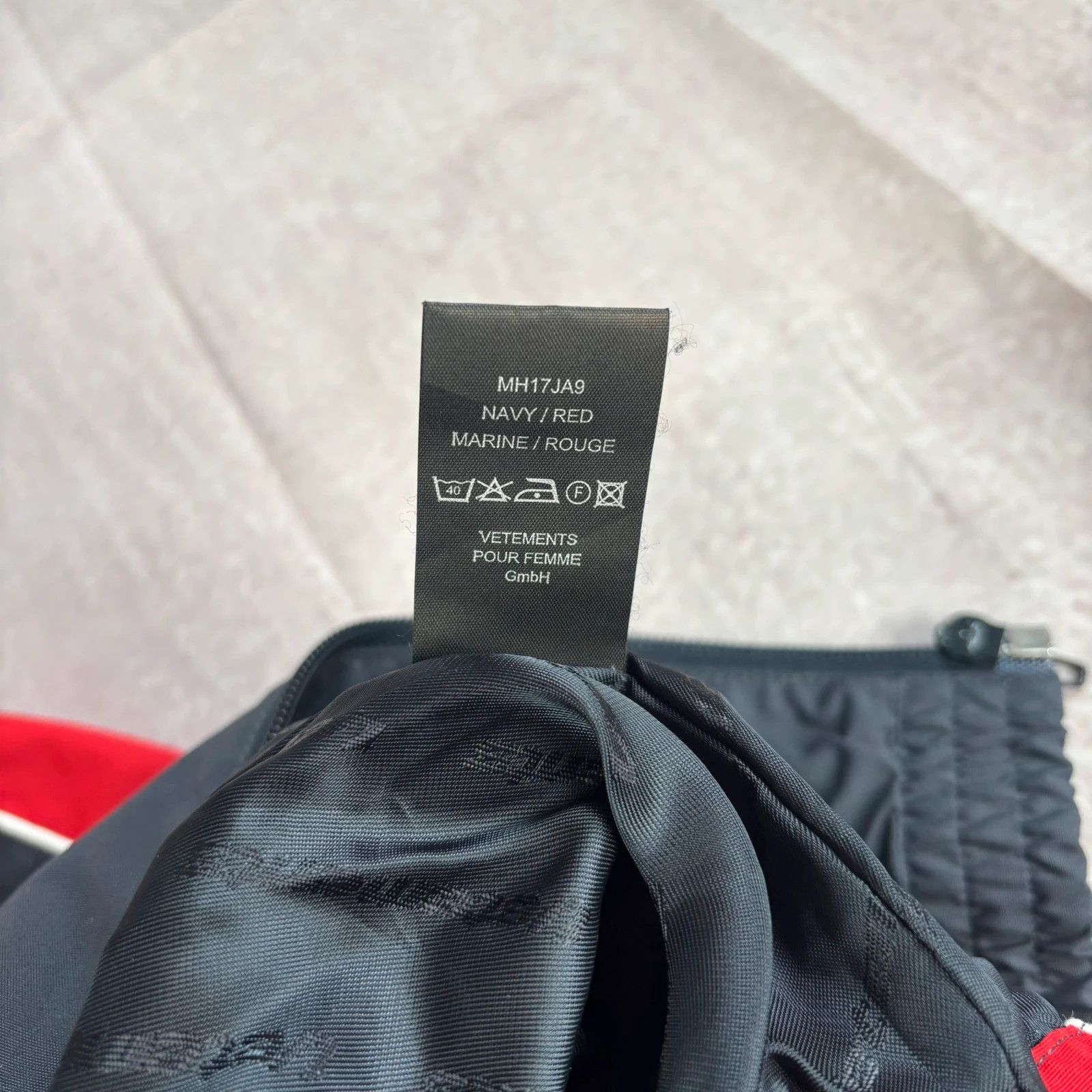 Vetements Vetements cropped windbreaker Size US XS / EU 42 / 0 - 8 Thumbnail
