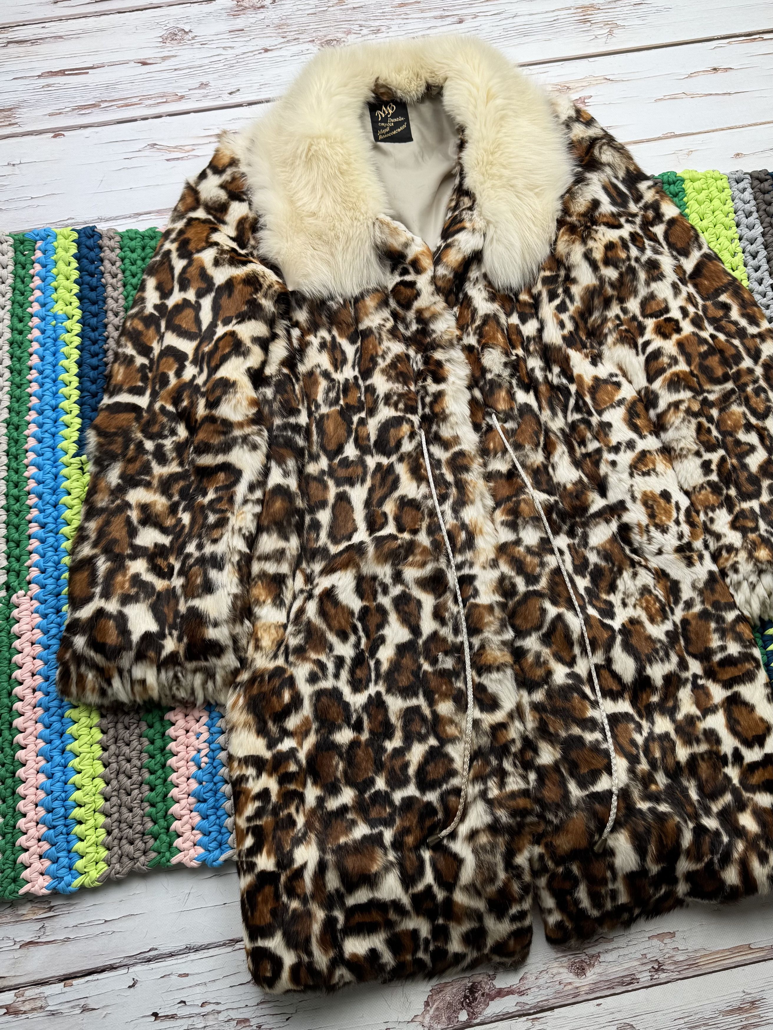 Japanese Brand Vintage Real Fur Coat (D15) Size M / US 6-8 / IT 42-44 - 2 Thumbnail