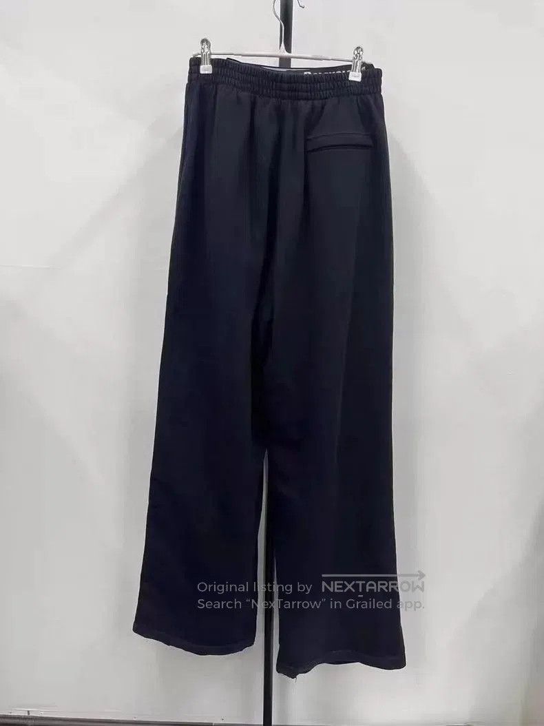 Balenciaga balenciaga fw21 drawstring knit sweatpants. Size US 26 / EU 42 - 2 Thumbnail