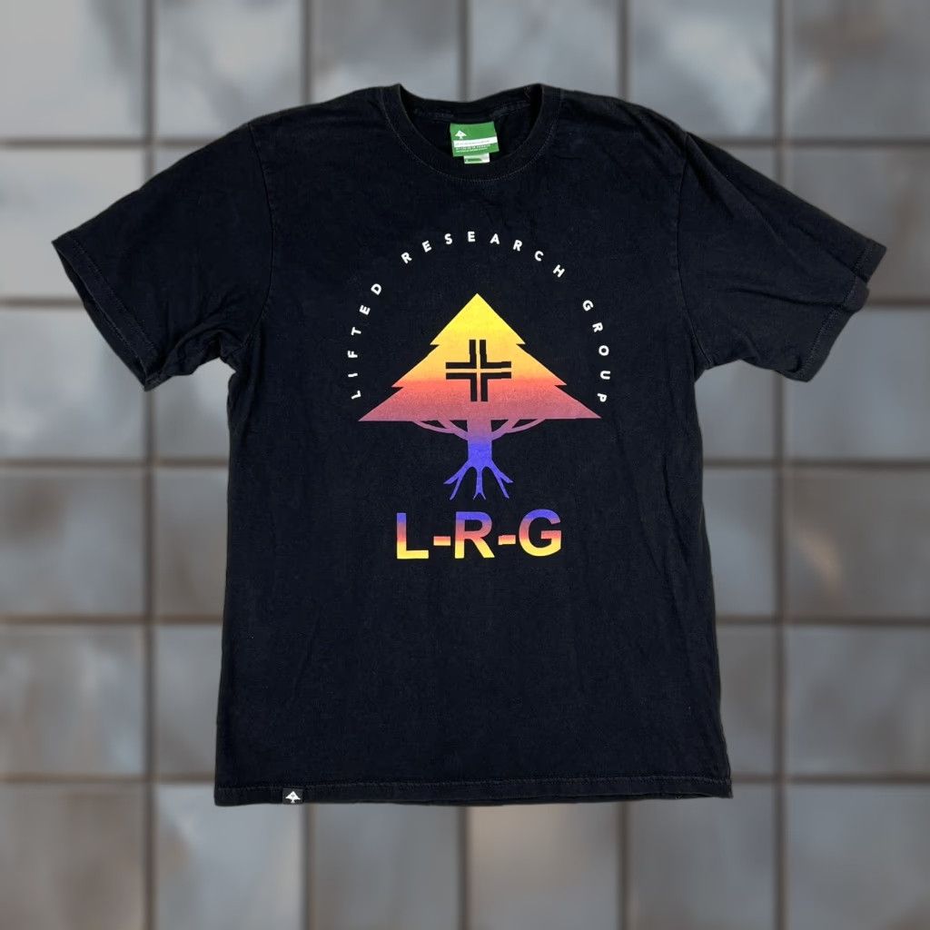 Vintage LRG T-Shirt Men’s Size S Black Crew Neck Short Sleeve Gradient Graphic Logo Size US S / EU 44-46 / 1 - 1 Thumbnail