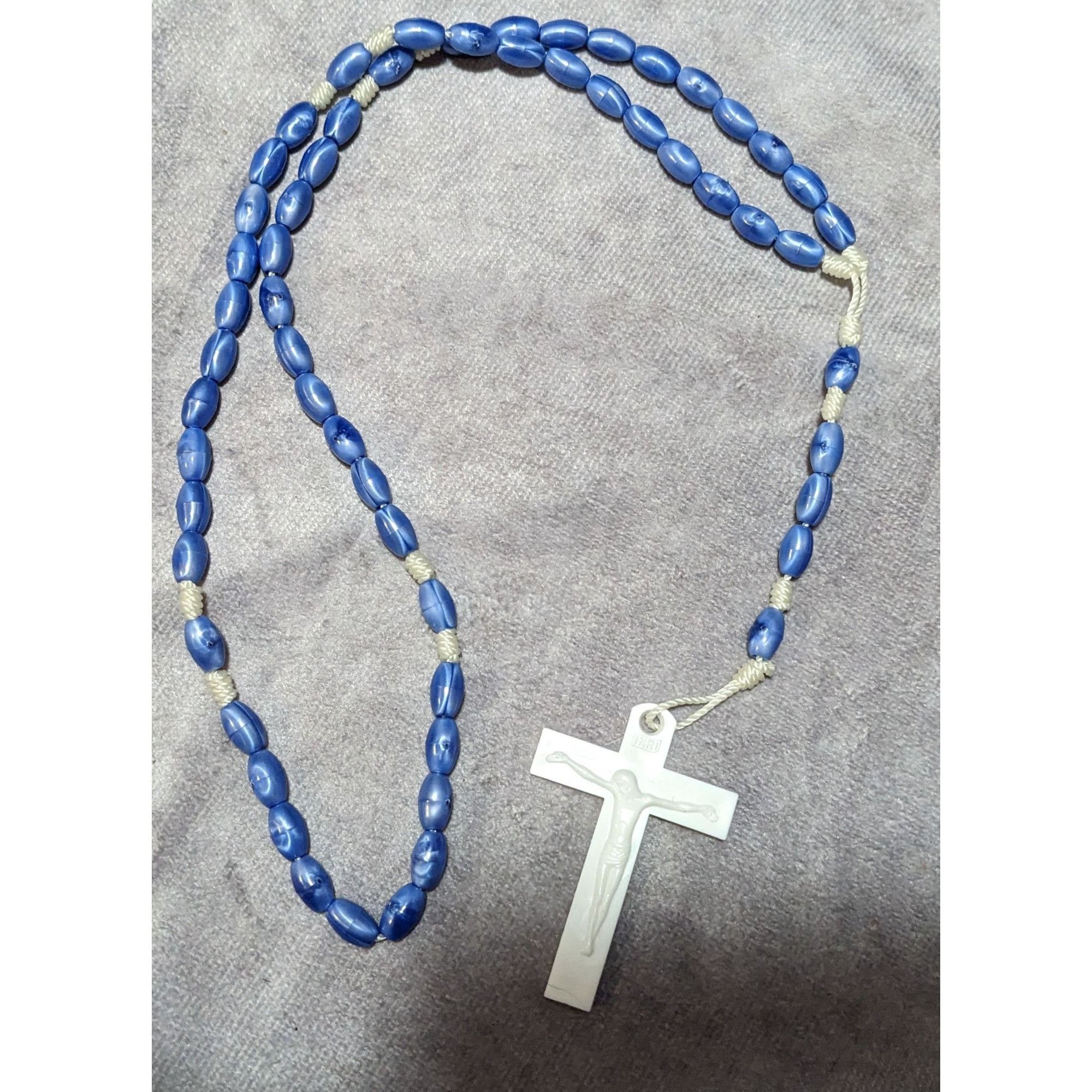 Other Blue And White Plastic Beaded Rosary Necklace Size ONE SIZE - 5 Thumbnail