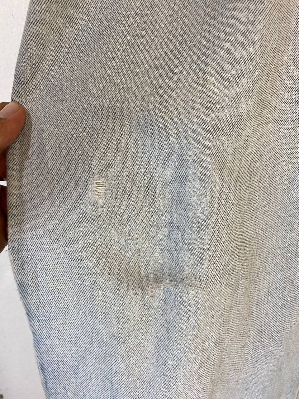 Levi's vintage levis 550 relaxed fit distressed denim Size US 39 - 7 Thumbnail